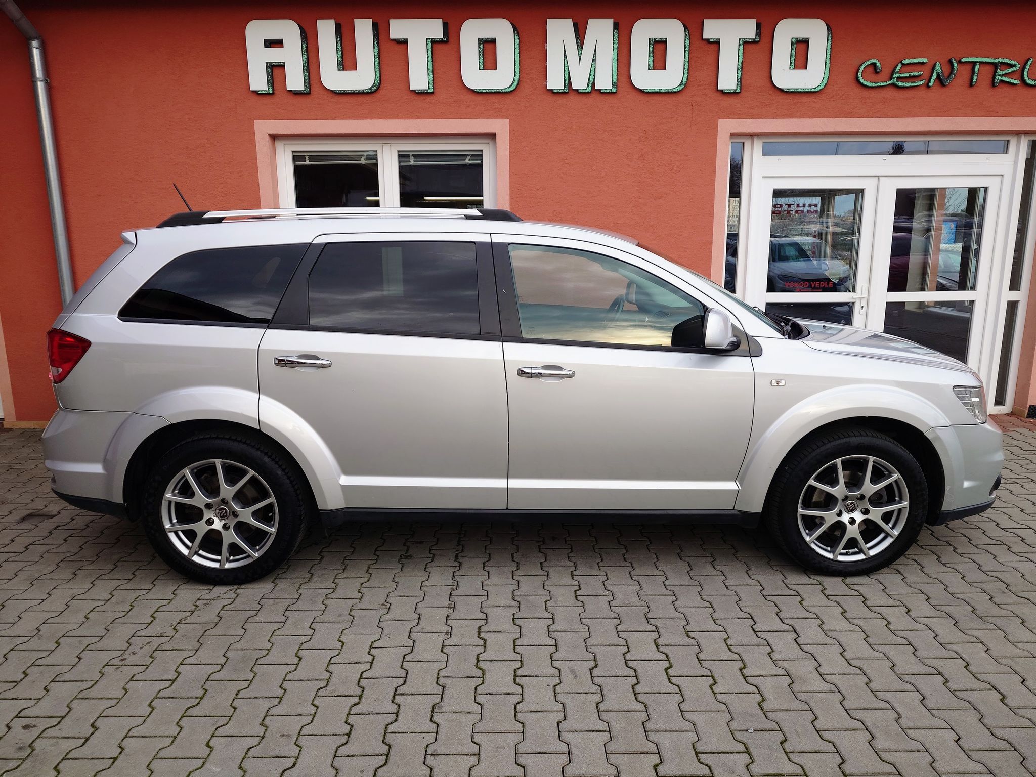 Fiat Freemont, 2.0 Multijet Lounge 125kW - fotka 5