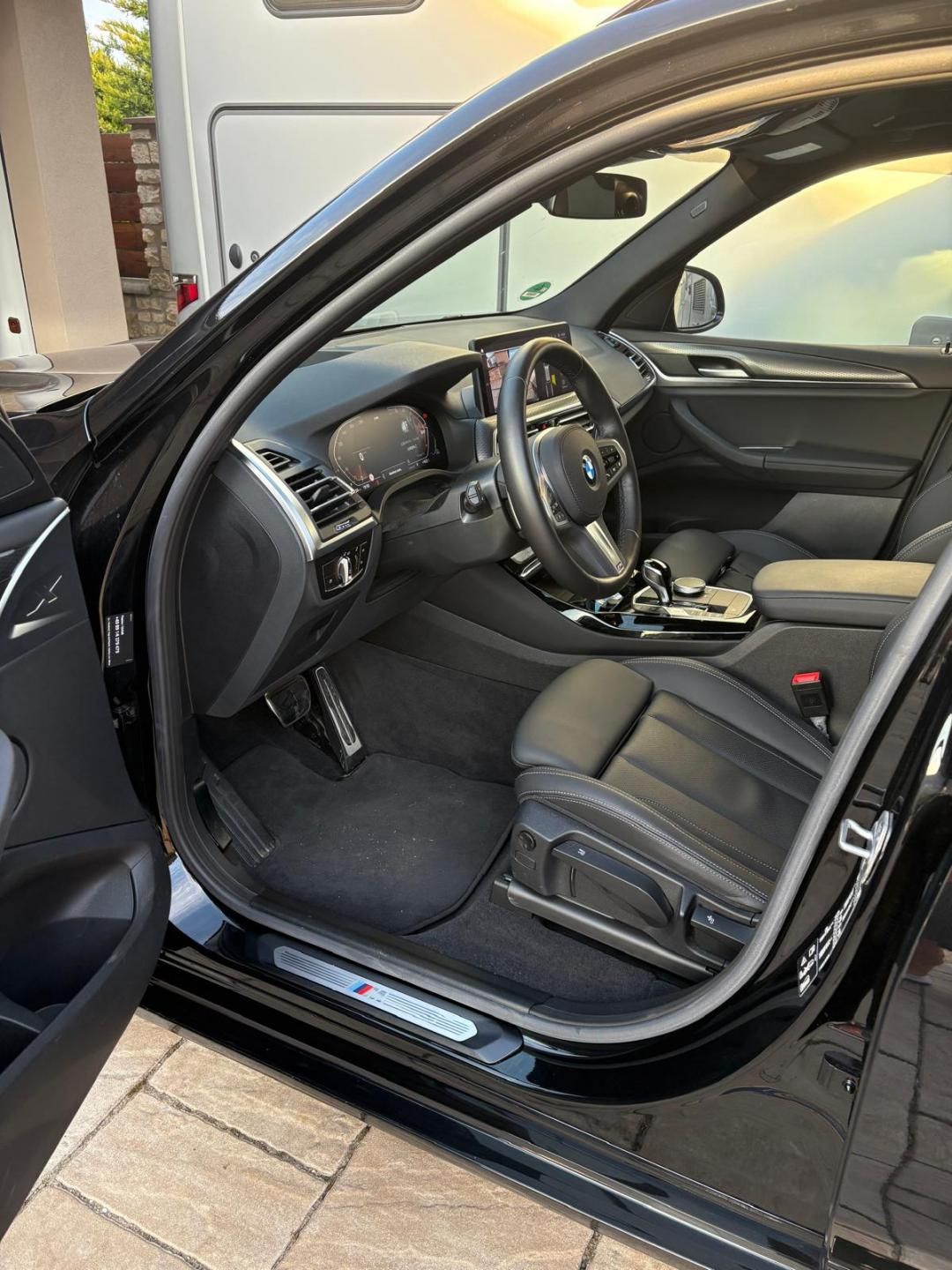 BMW X3, xDrive 20d 140kW M-Paket - fotka 3