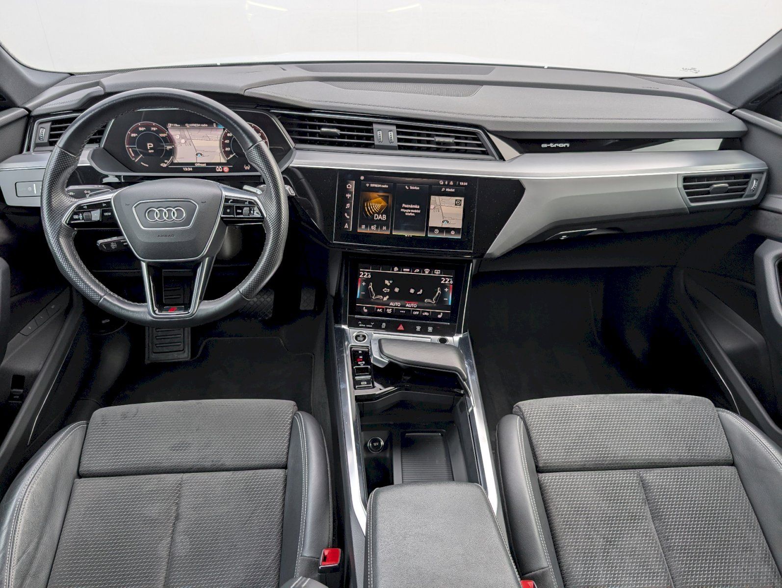 Audi e-tron, S-Line 55 Quattro - fotka 5