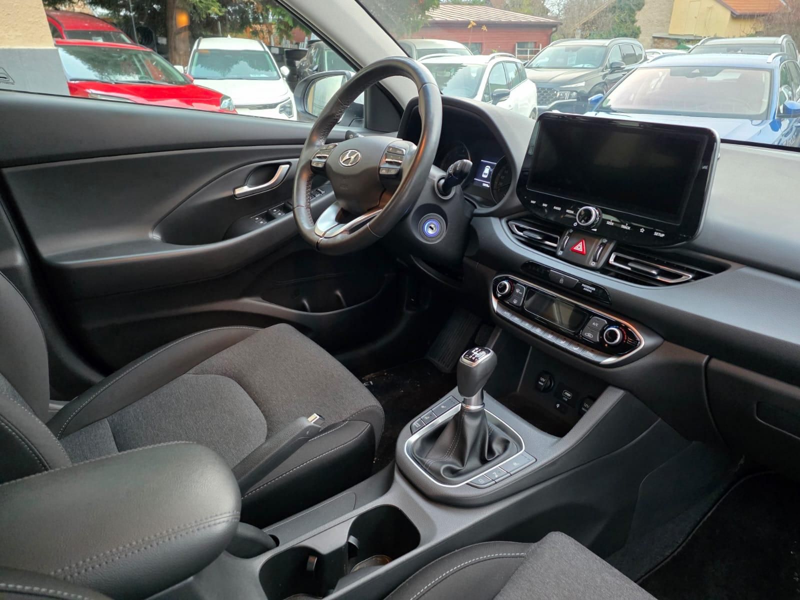 Hyundai i30, 1.5-MHEV-48V-BENZIN-ZÁRUKA - fotka 2