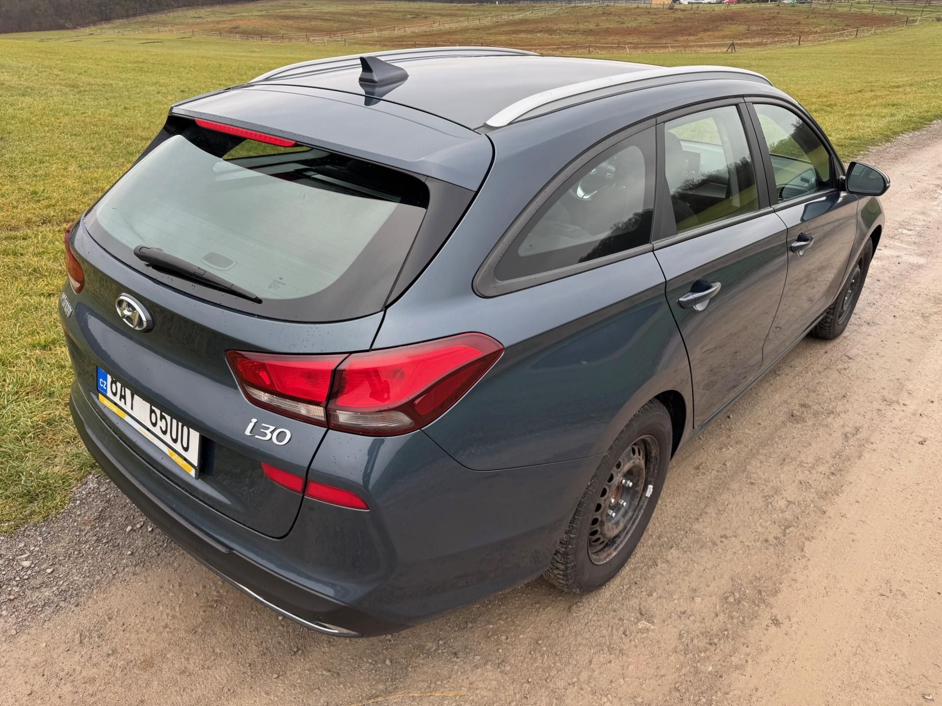 Hyundai i30, 1.6CRDi NOVÝ MODEL ZÁRUKA ČR - fotka 3