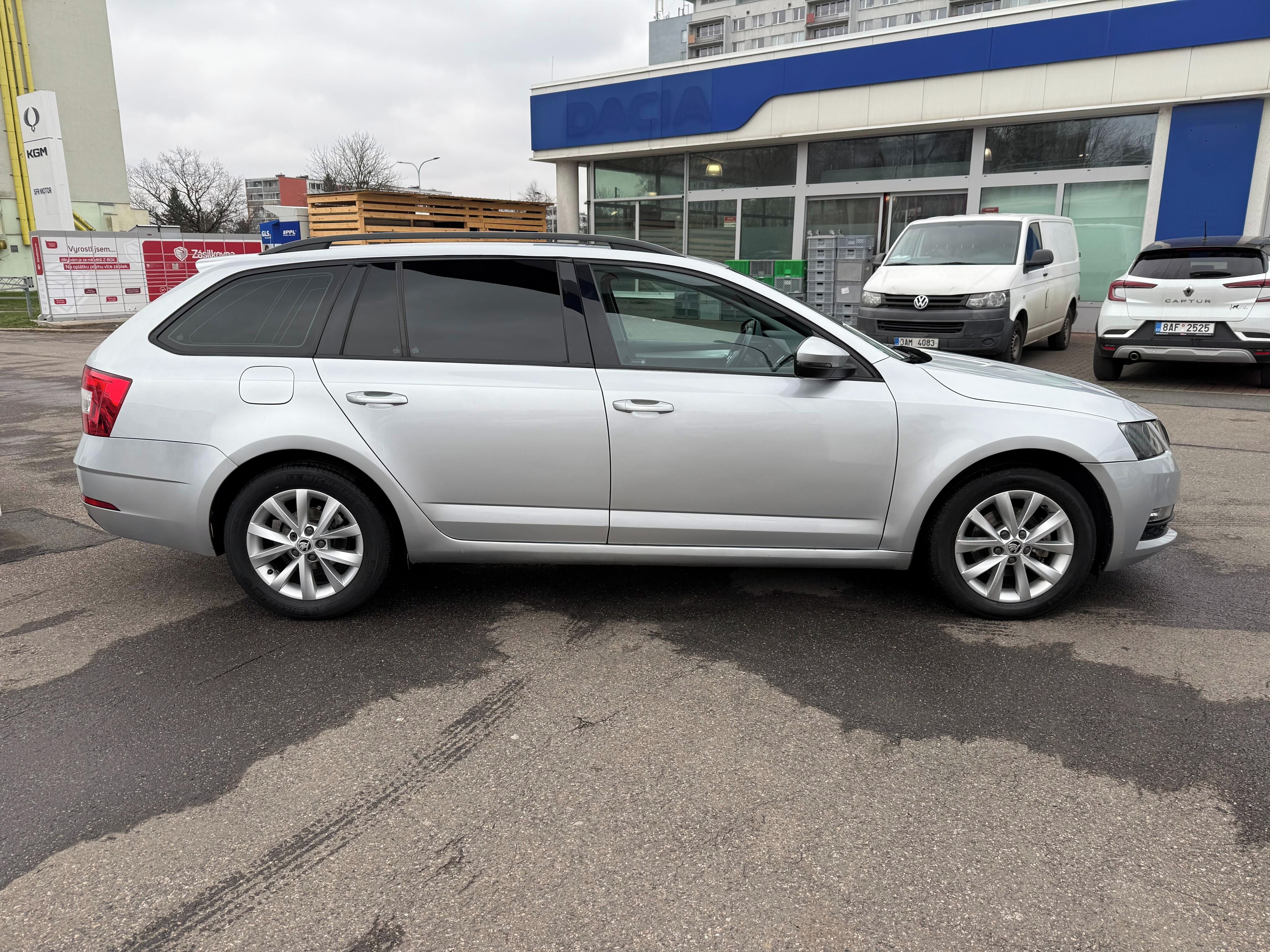 Škoda Octavia, 1.6 TDi DSG - fotka 5