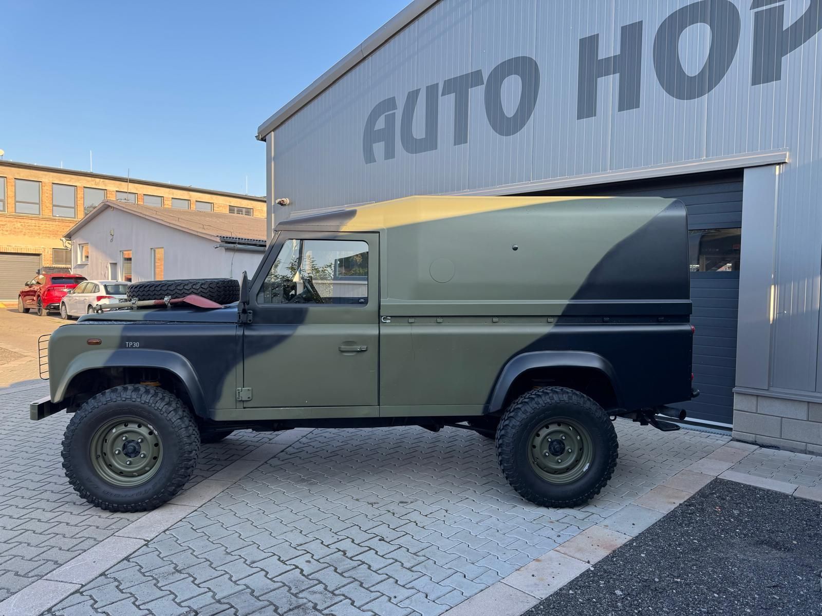 Land Rover Defender, TD 5  - vojenský speciál - fotka 3