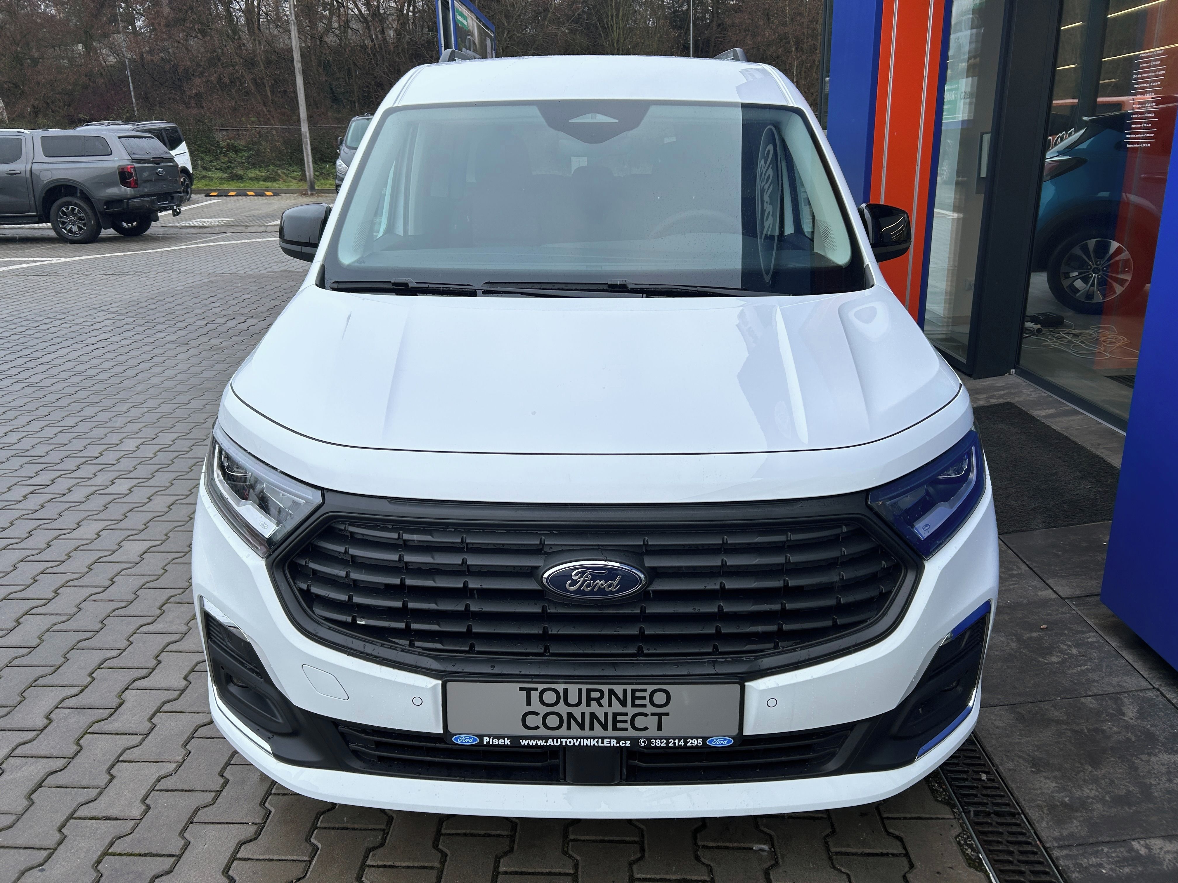 Ford Tourneo Connect, 1.5 Ecoboost 85kW AT Titanium - fotka 2