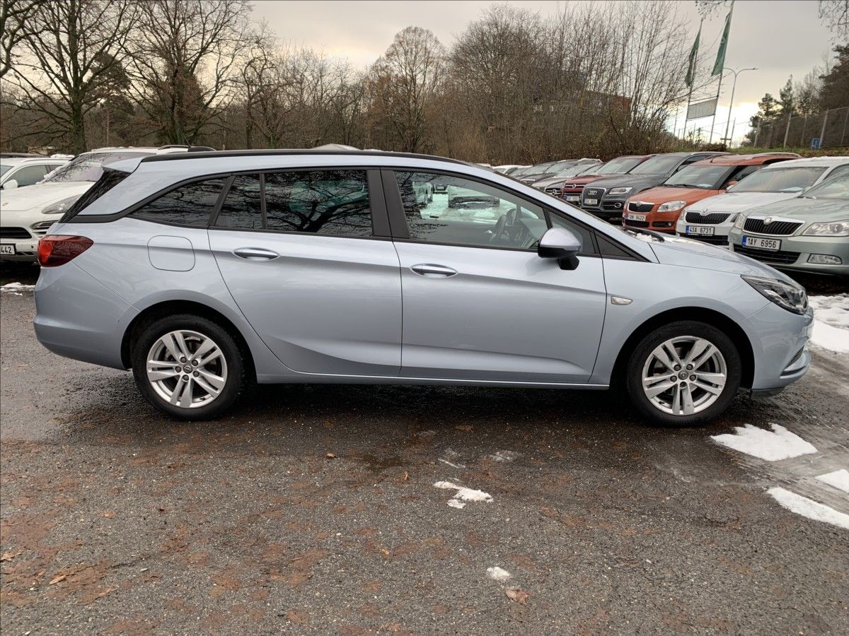Opel Astra, 1,6 CDTI,ČR,1.MAJ,SERVISKA - fotka 4