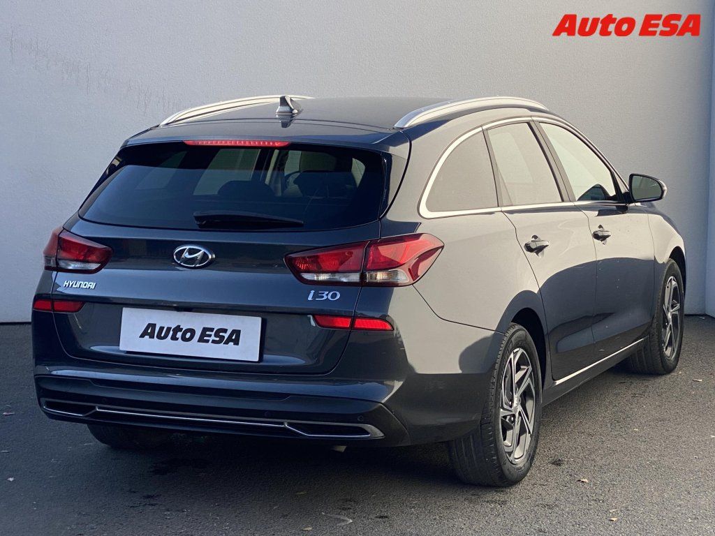 Hyundai i30, 1.6 CRDi,2.maj,ČR,Smart - fotka 4