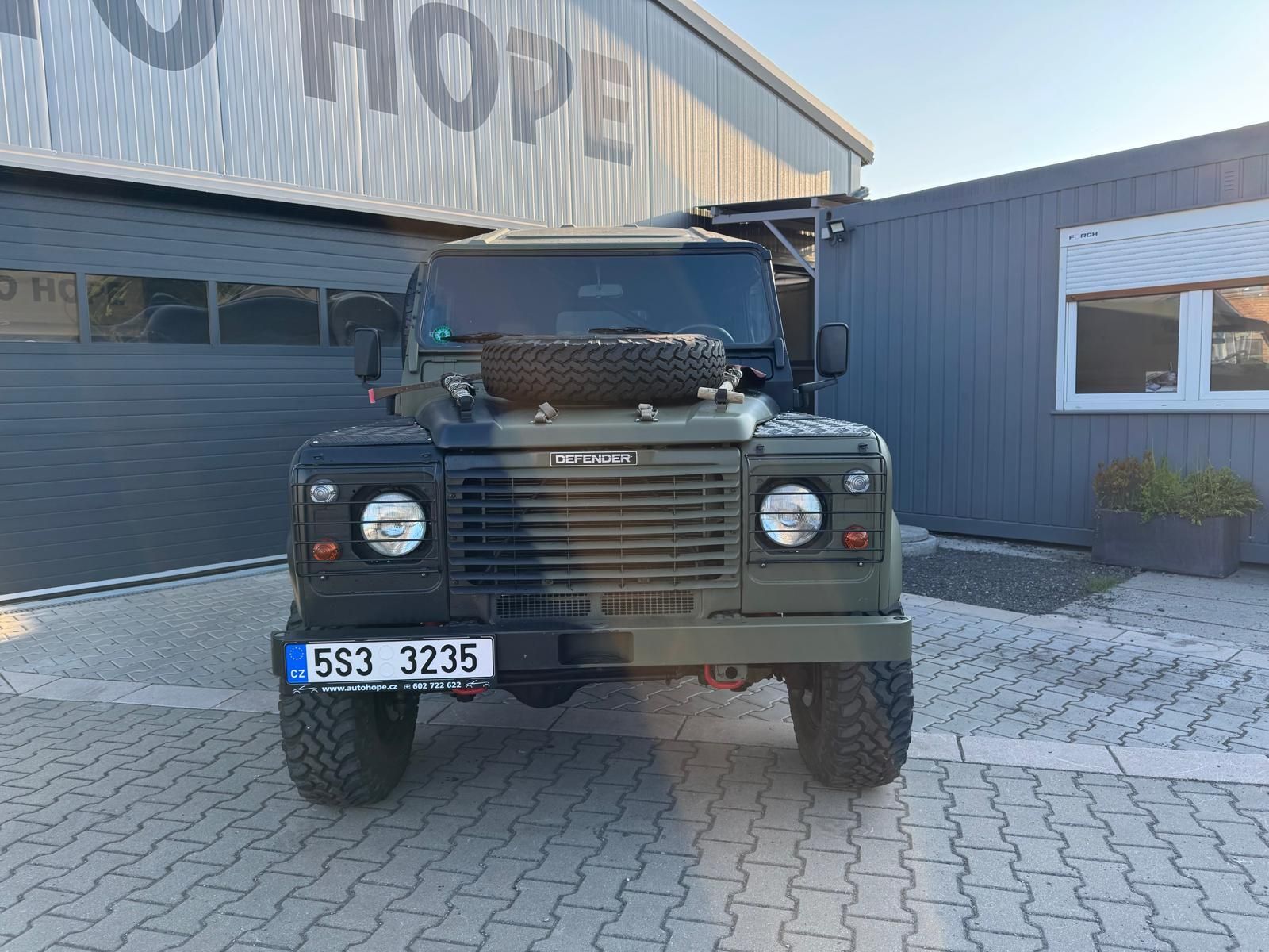 Land Rover Defender, TD 5  - vojenský speciál - fotka 4