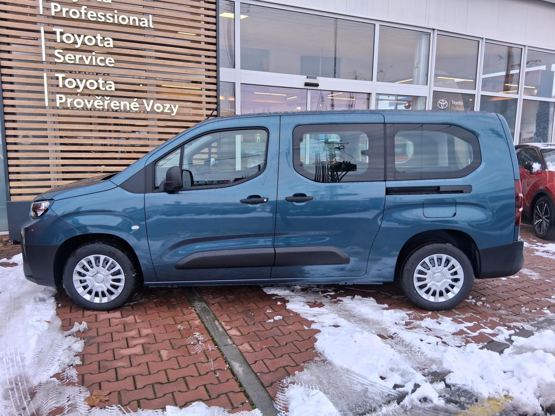 Toyota Proace City Verso, 1,5 D 100K 6 MT COMBI - fotka 6