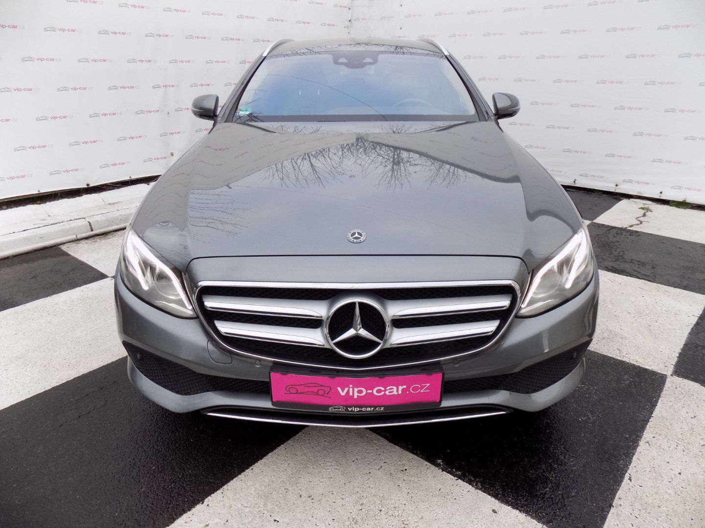 Mercedes-Benz Třídy E, 400d/4-M/Full-LED/Webasto/ - fotka 4