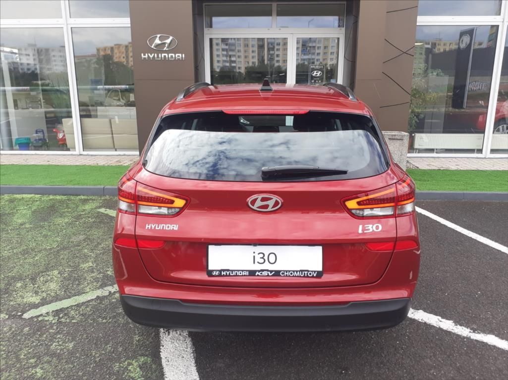 Hyundai i30, 1,5 i 70kW MT  GO Czech! - fotka 6