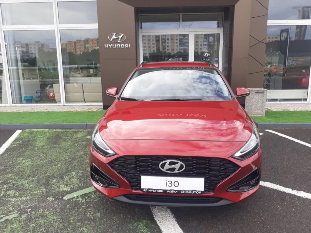 Hyundai i30, 1,5 i 70kW MT  GO Czech! - fotka 2