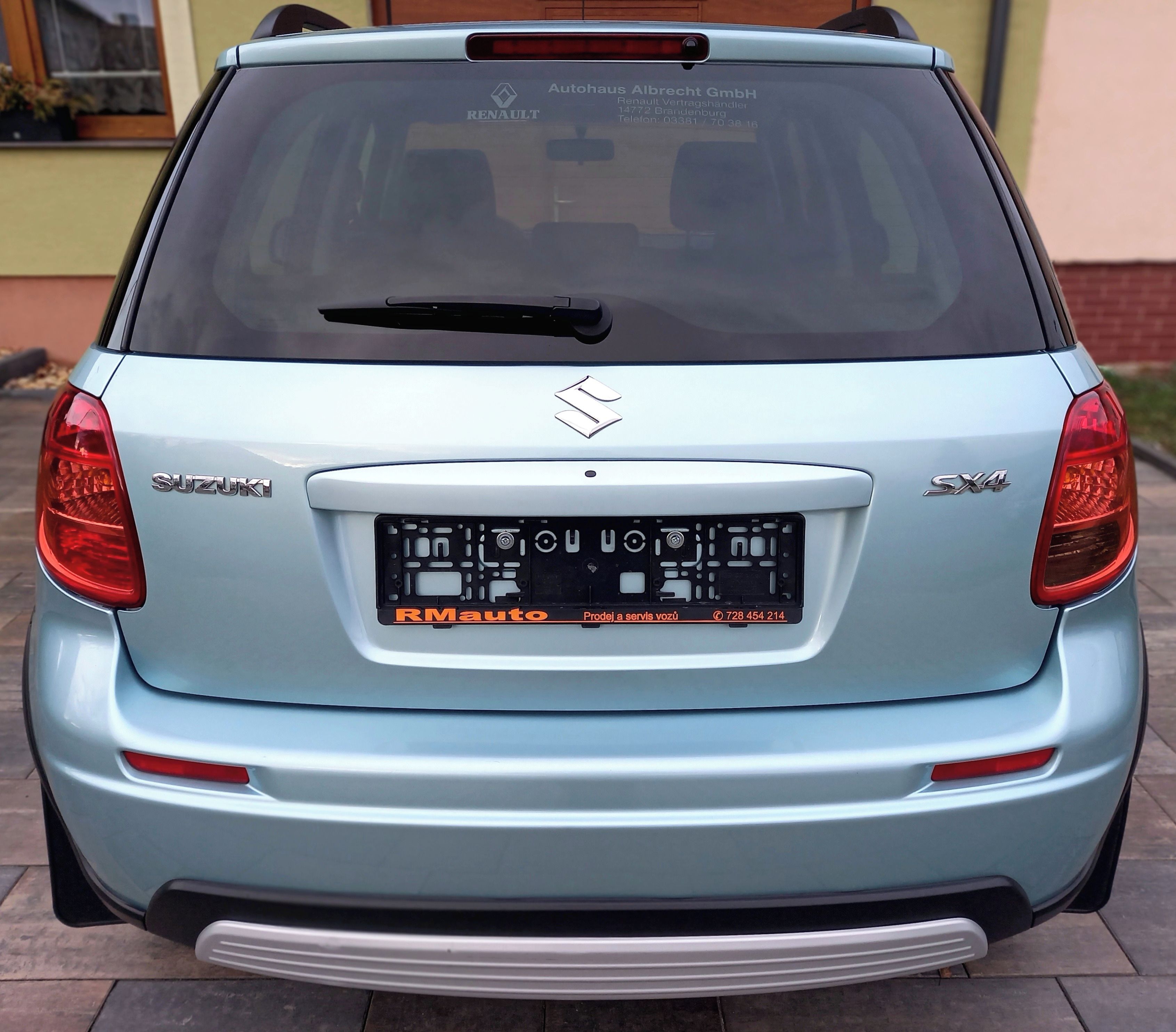 Suzuki SX4, Suzuki SX4 1.6i COMFORT - fotka 5