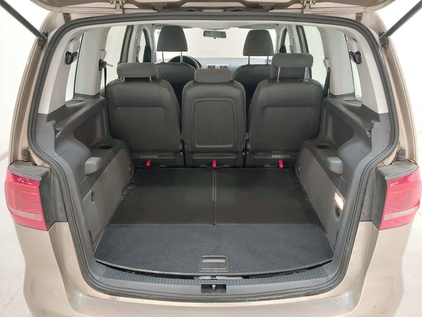 Volkswagen Touran, 1.2 Tsi 77KW 7-MÍST TAŽNÉ TOP - fotka 5