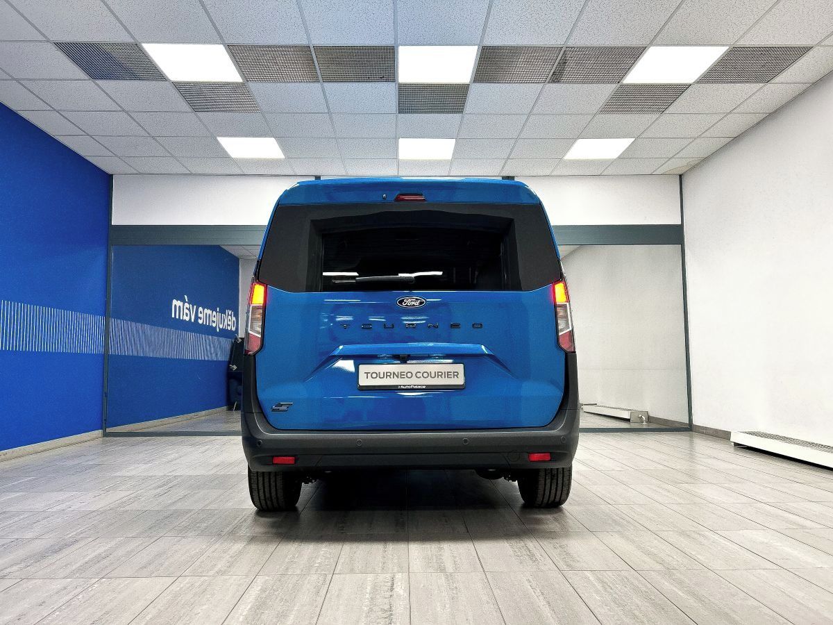 Ford Tourneo Courier, 43 kWh Titanium, L1 100kW - fotka 4