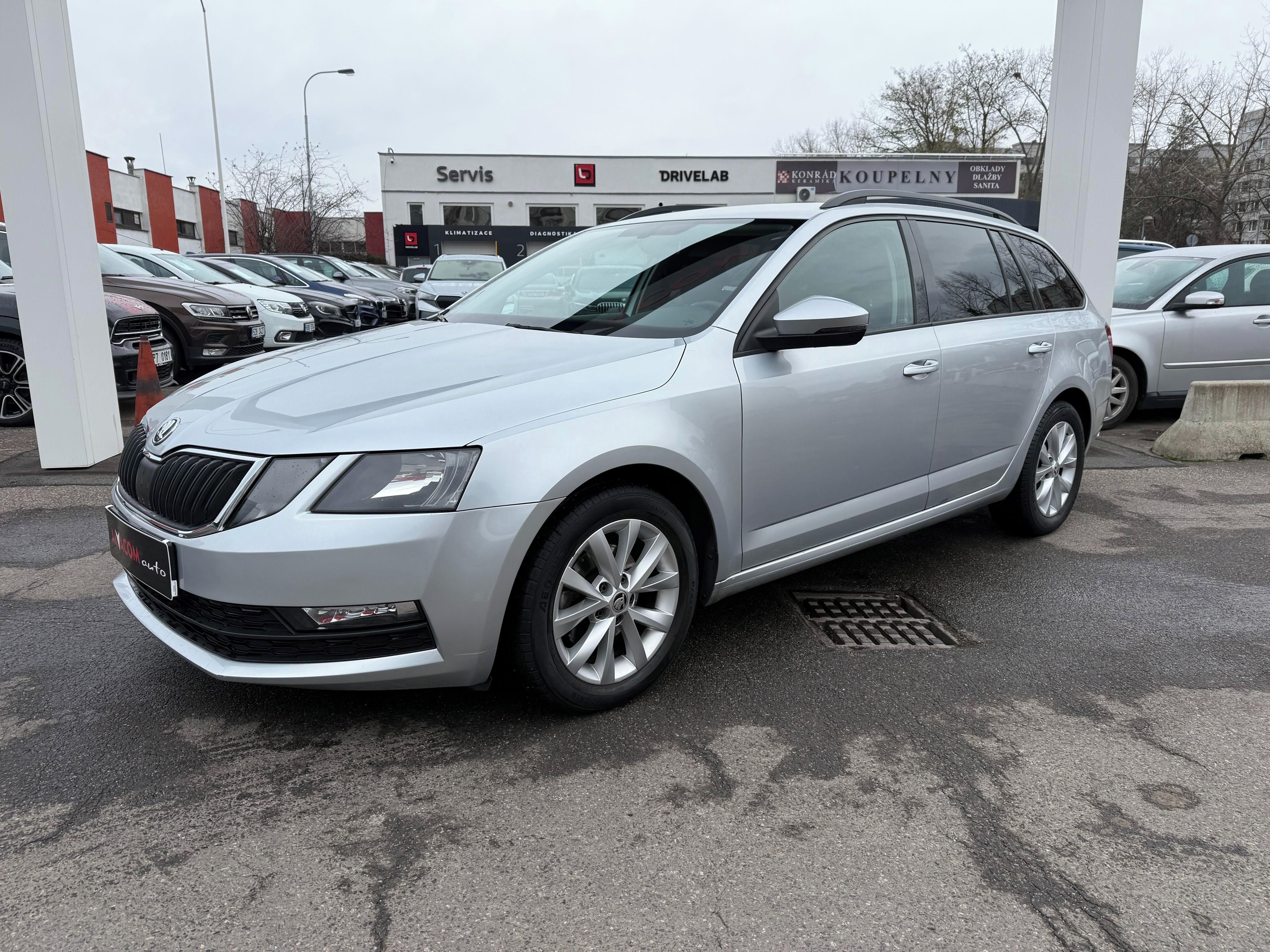 Škoda Octavia, 1.6 TDi DSG - fotka 2