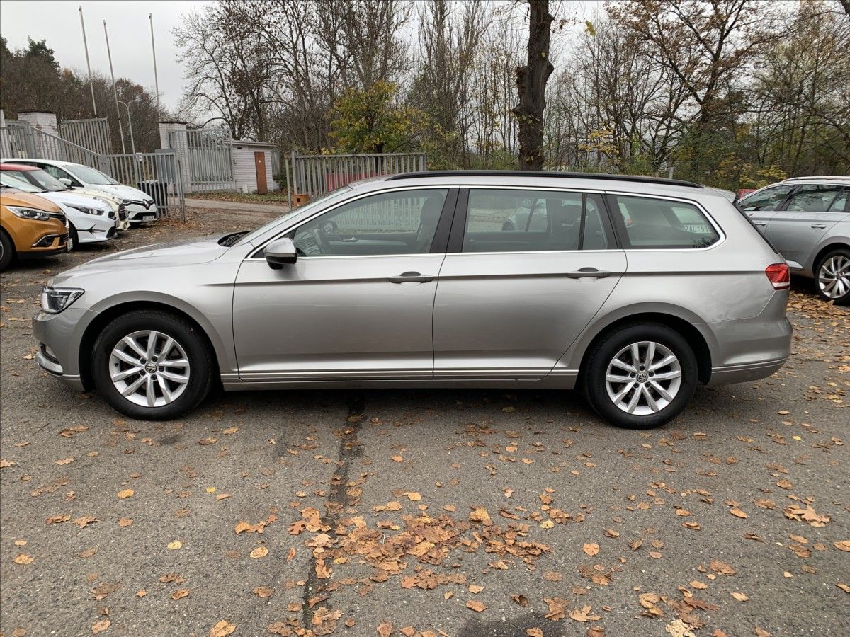 Volkswagen Passat, 2,0 TDI,ČR - fotka 5