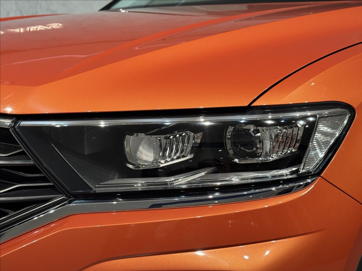 Volkswagen T-Roc, 1,5 TSi  DSG United LED Assist - fotka 6
