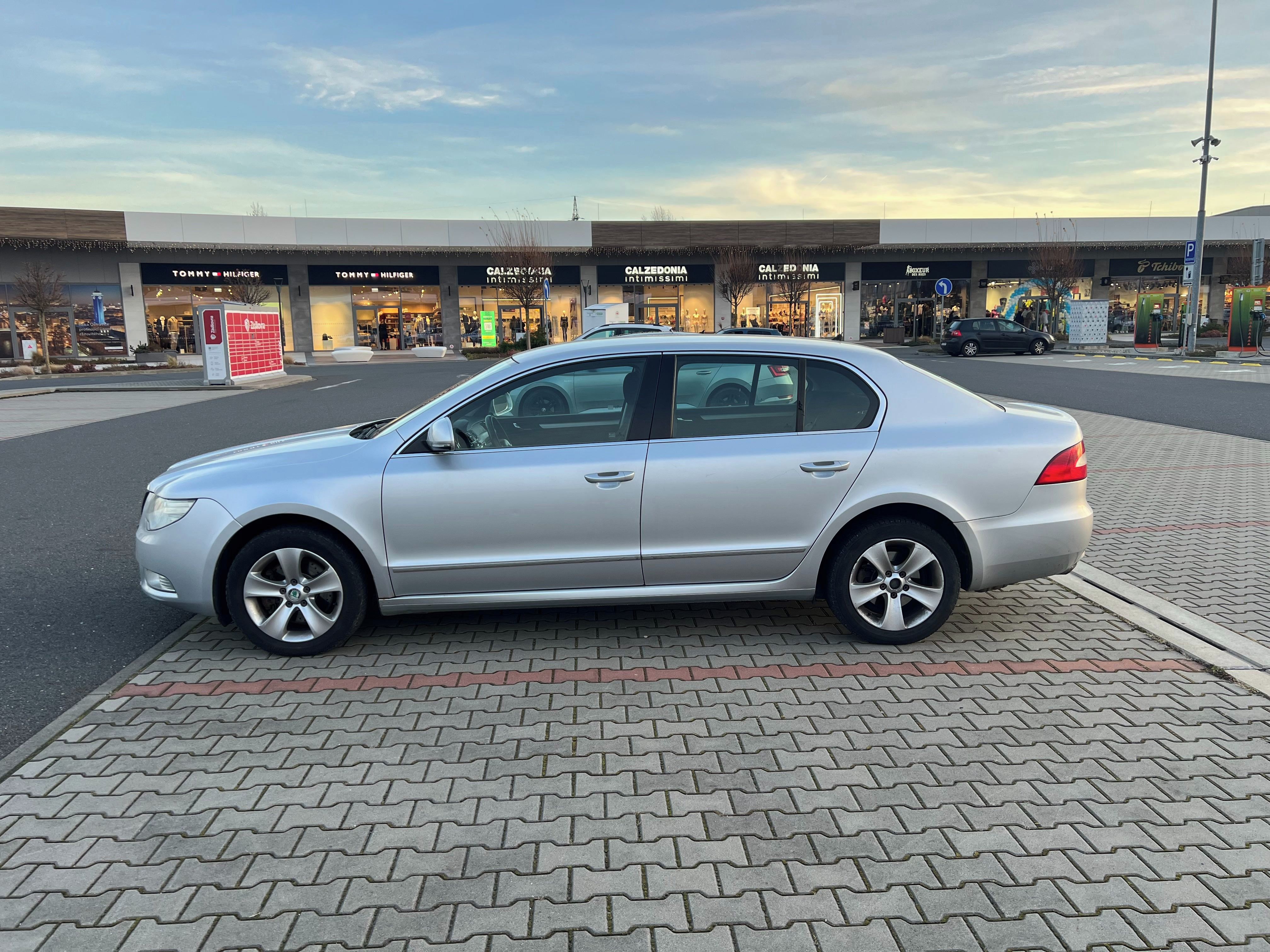 Škoda Superb, II 2.0 TDi 103kw 6 rychlostí - fotka 6