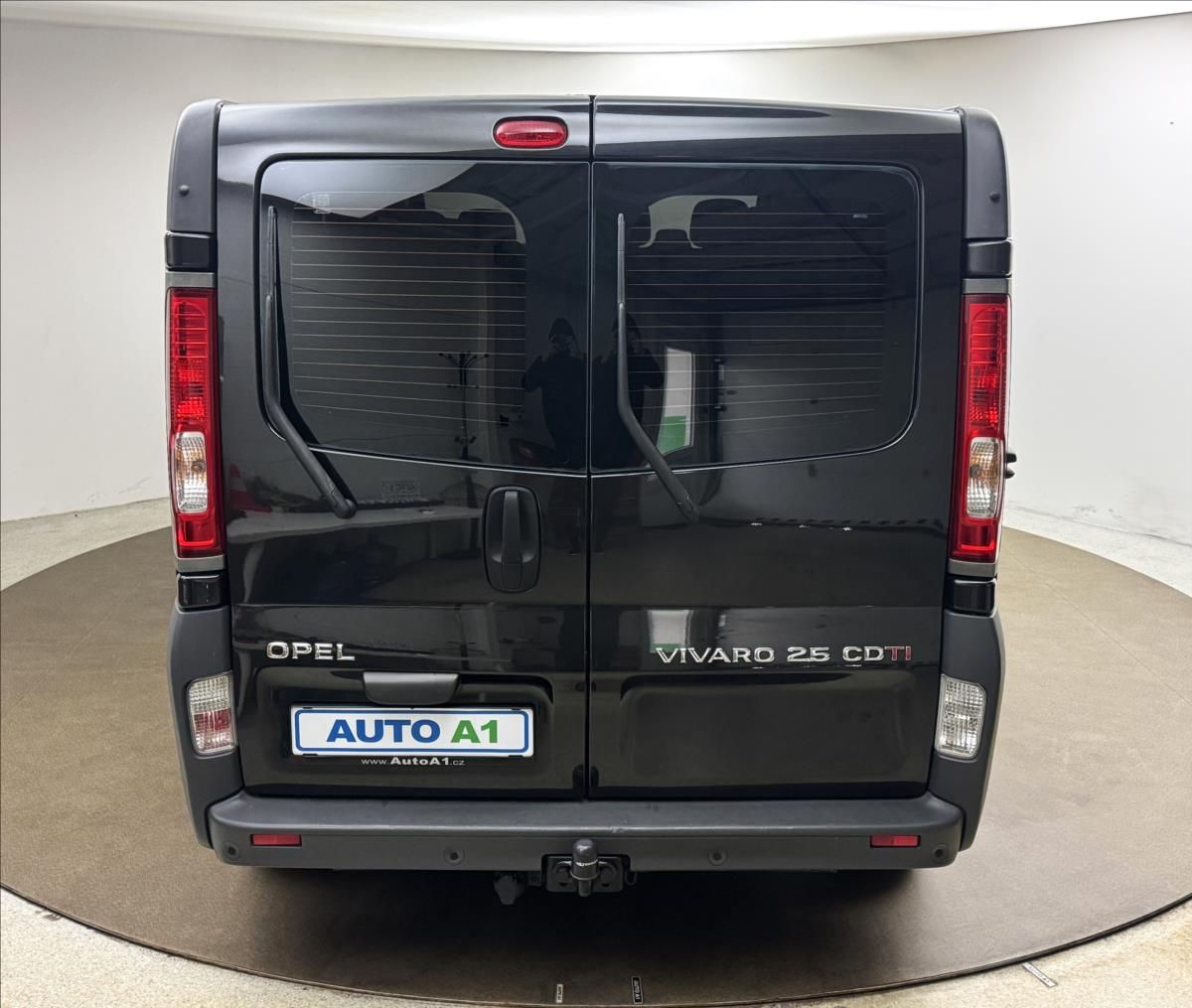 Opel Vivaro, 2,5 107kW 9MÍST AC TAŽNÉ 1.MAJ - fotka 5