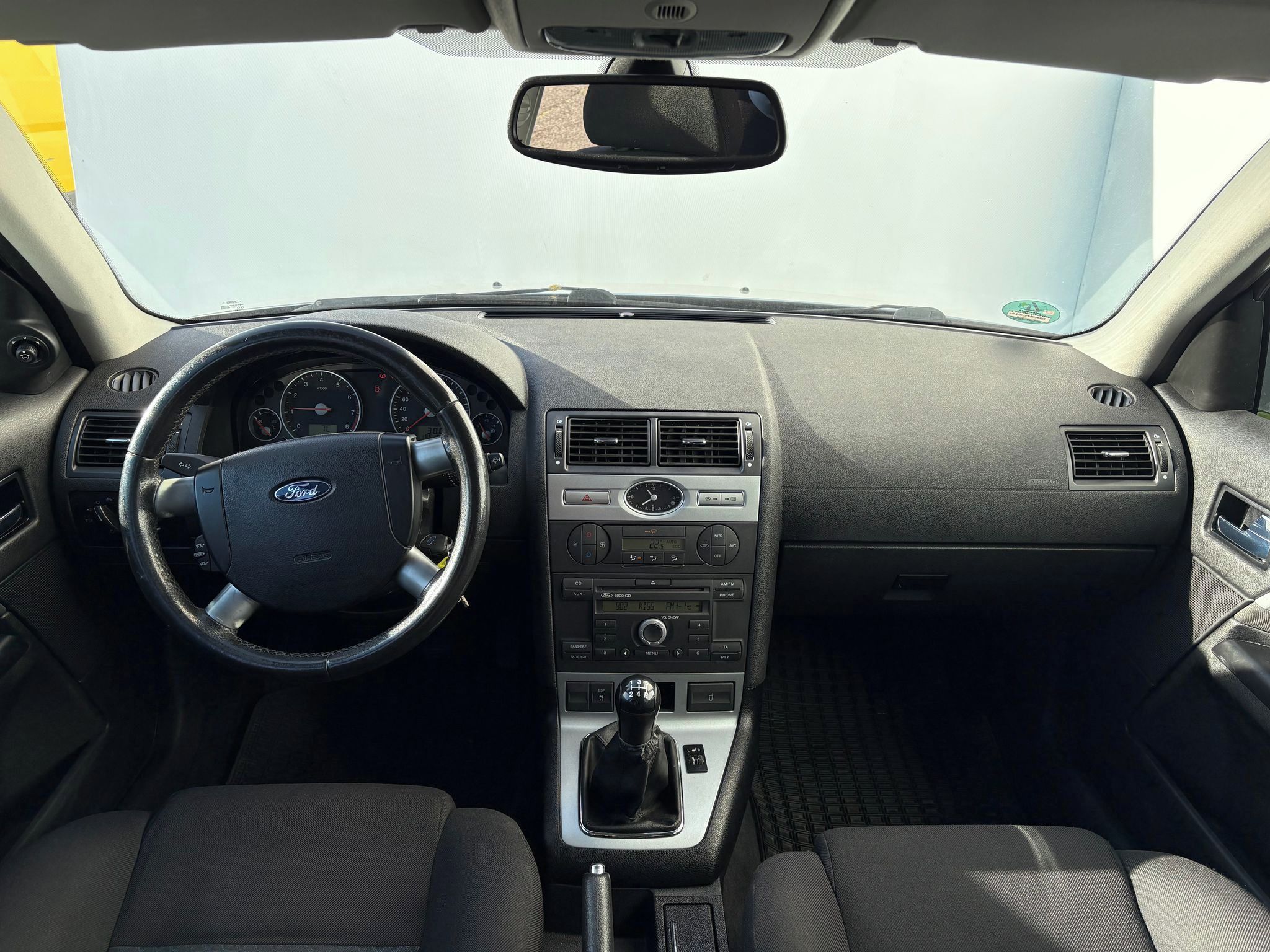 Ford Mondeo, 1.8i, 92kW, Aut. klima - fotka 5