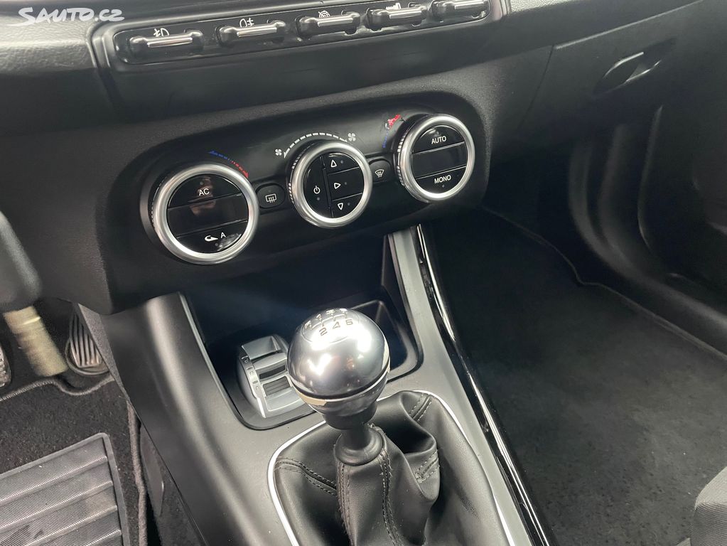 Alfa Romeo Giulietta 1.4 T Distinctive 170 PK airco LM 4-deurs 2010 Benzine - Occasion te koop