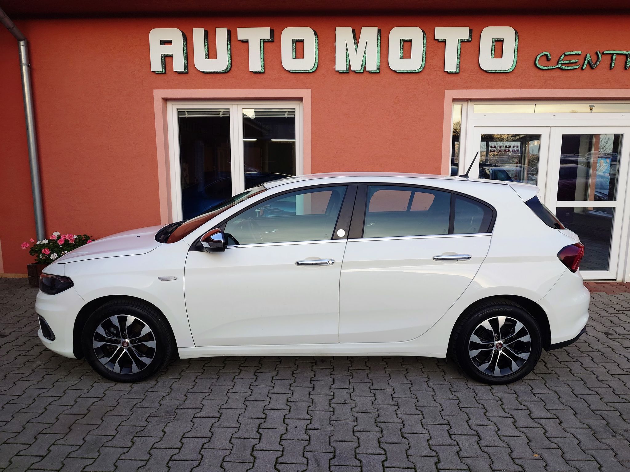 Fiat Tipo, 1.4 Mirror 70 kW - fotka 2
