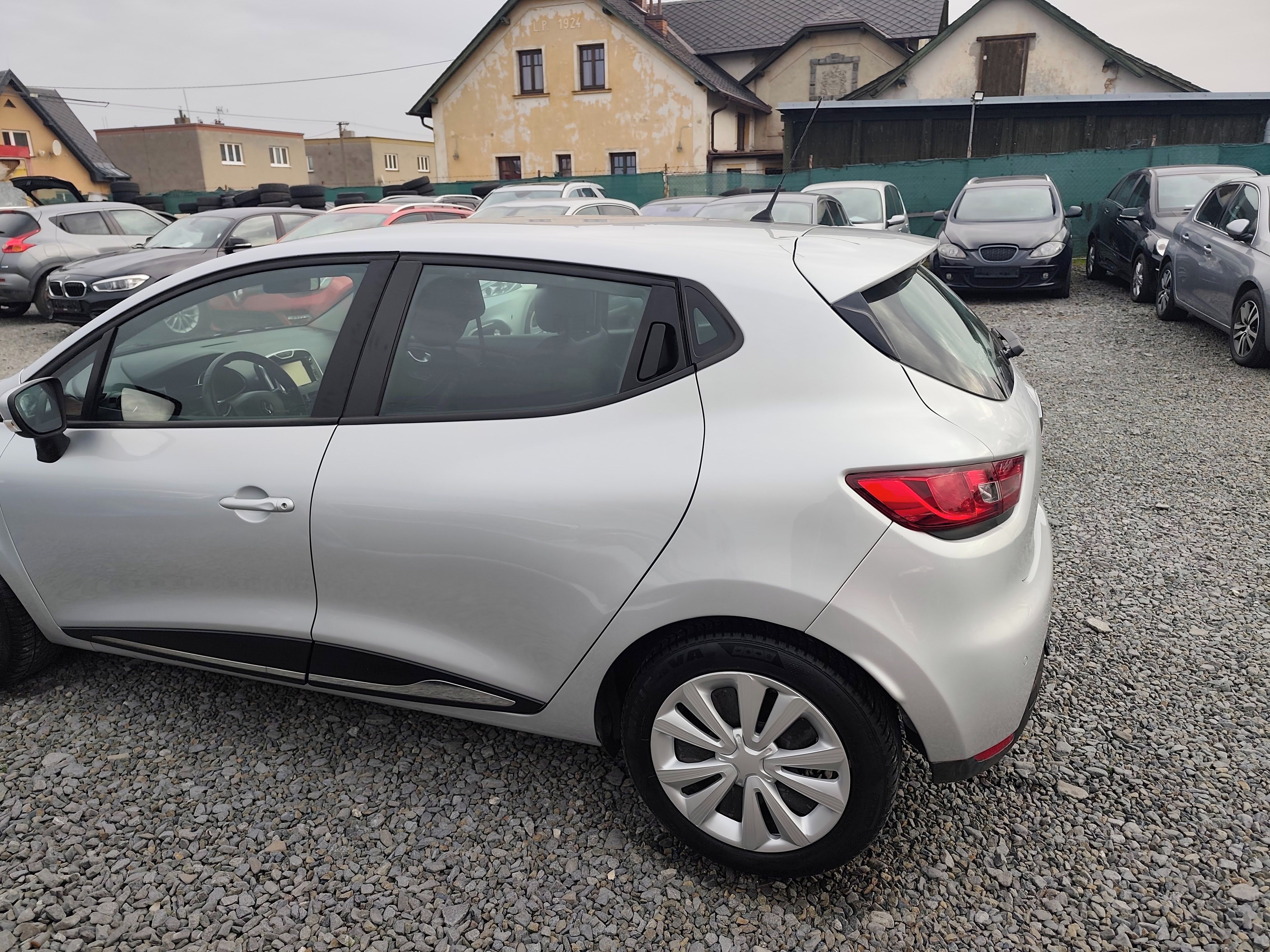 Renault Clio, 1.2 54Kw, Klima, Park. senzory - fotka 4