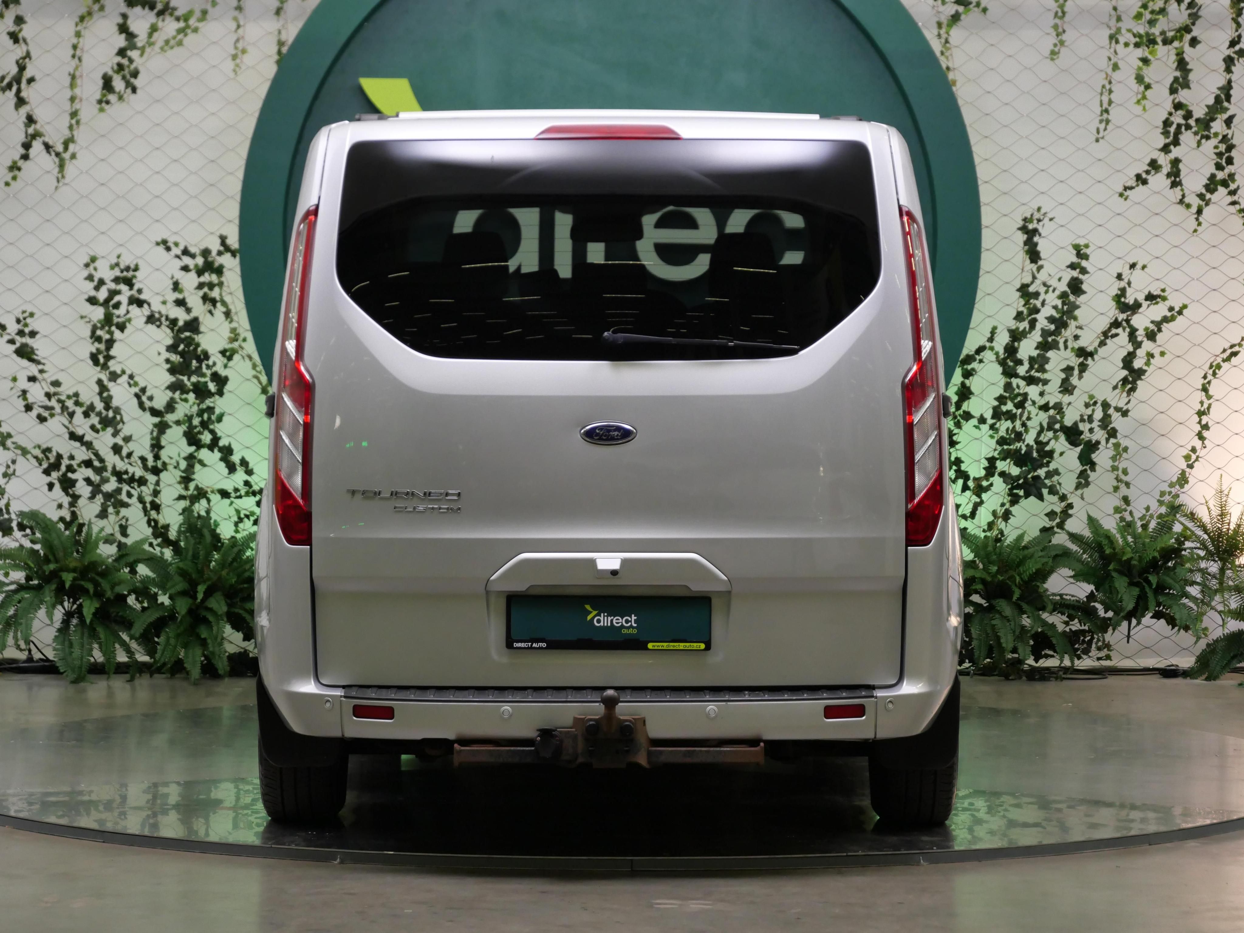 Ford Tourneo Custom, 2.0 TDCi 125 kW L1 Titanium - fotka 6