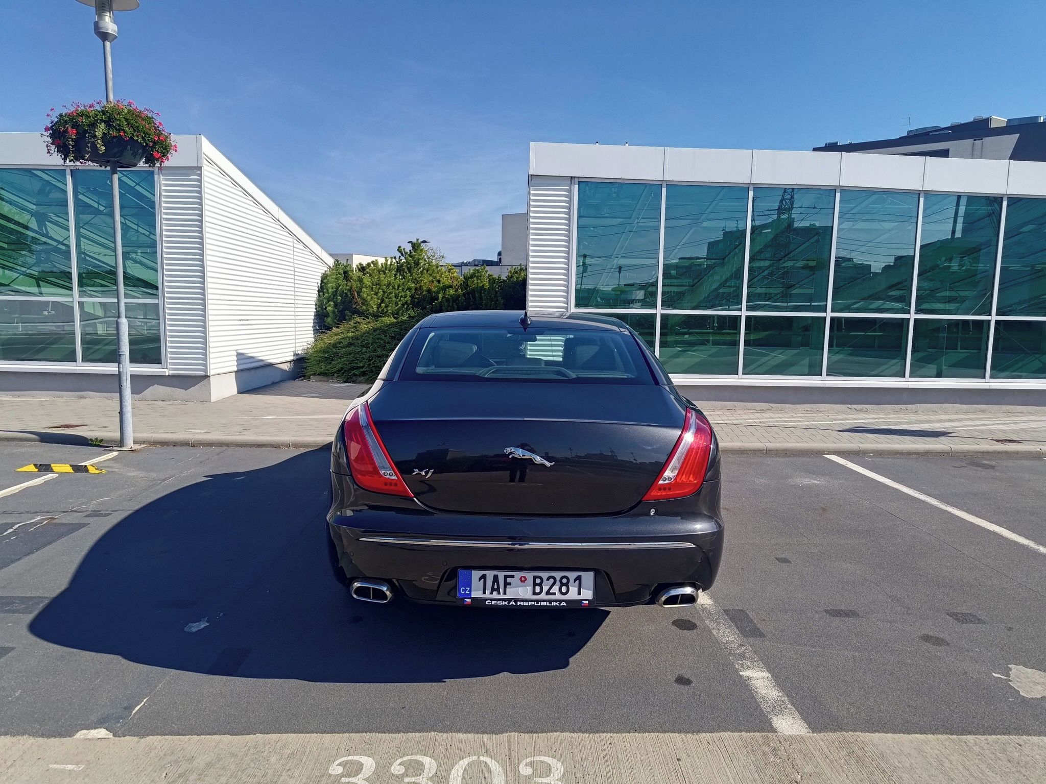 Jaguar XJ - fotka 4