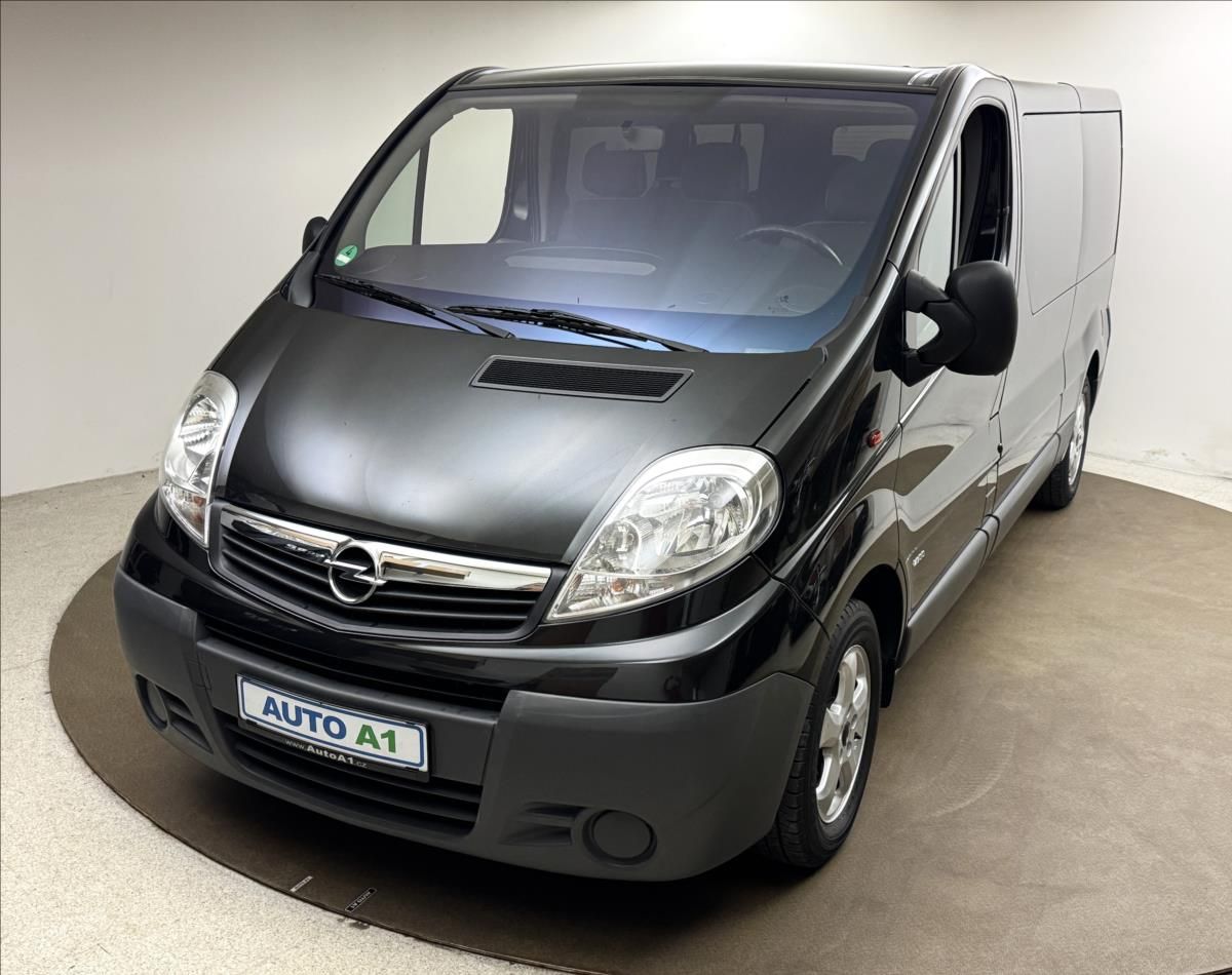 Opel Vivaro, 2,5 107kW 9MÍST AC TAŽNÉ 1.MAJ