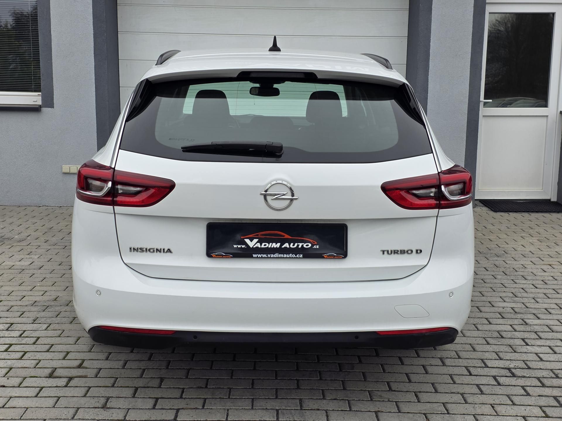 Opel Insignia, 2.0 CDTi 125KW AUTOMAT ČR NOVÉ - fotka 6