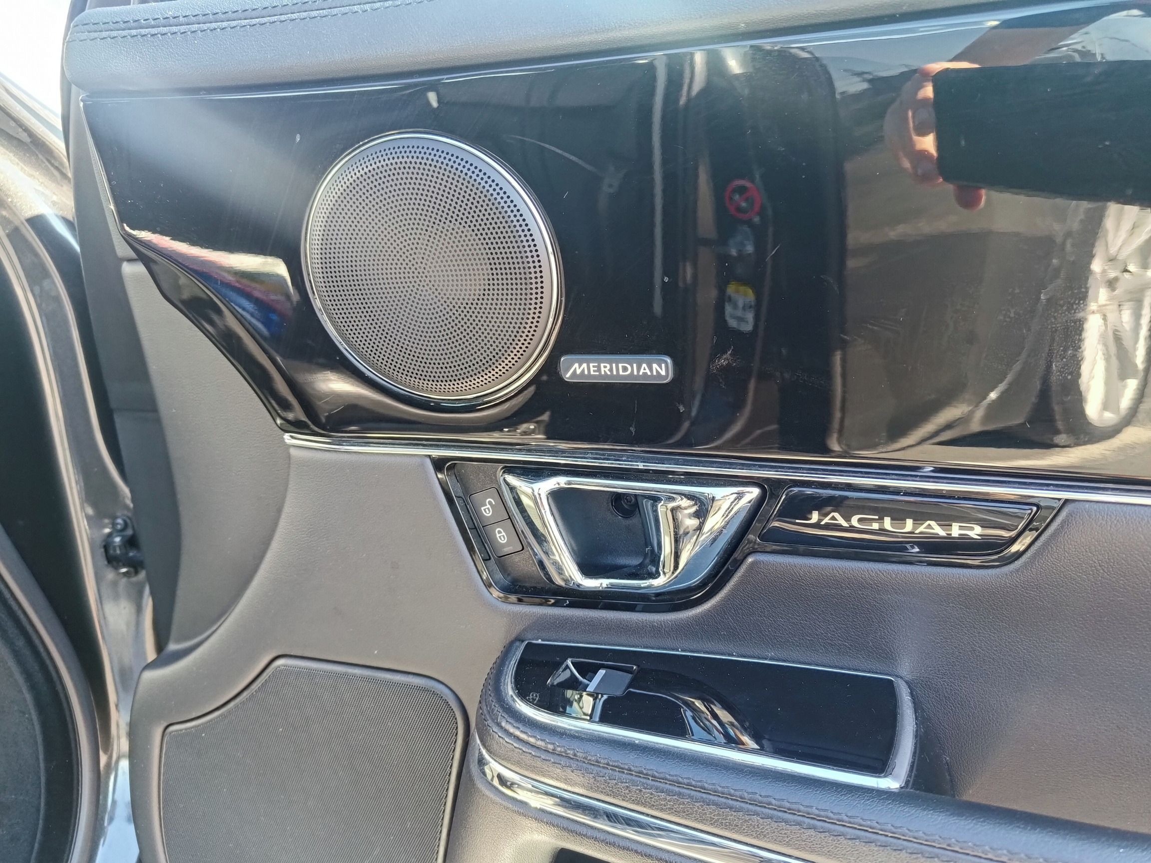 Jaguar XJ - fotka 6