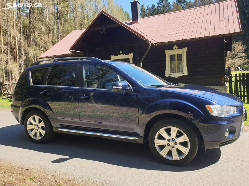 Mitsubishi Outlander, 2.2 DI-D MIVEC 4WD - fotka 2