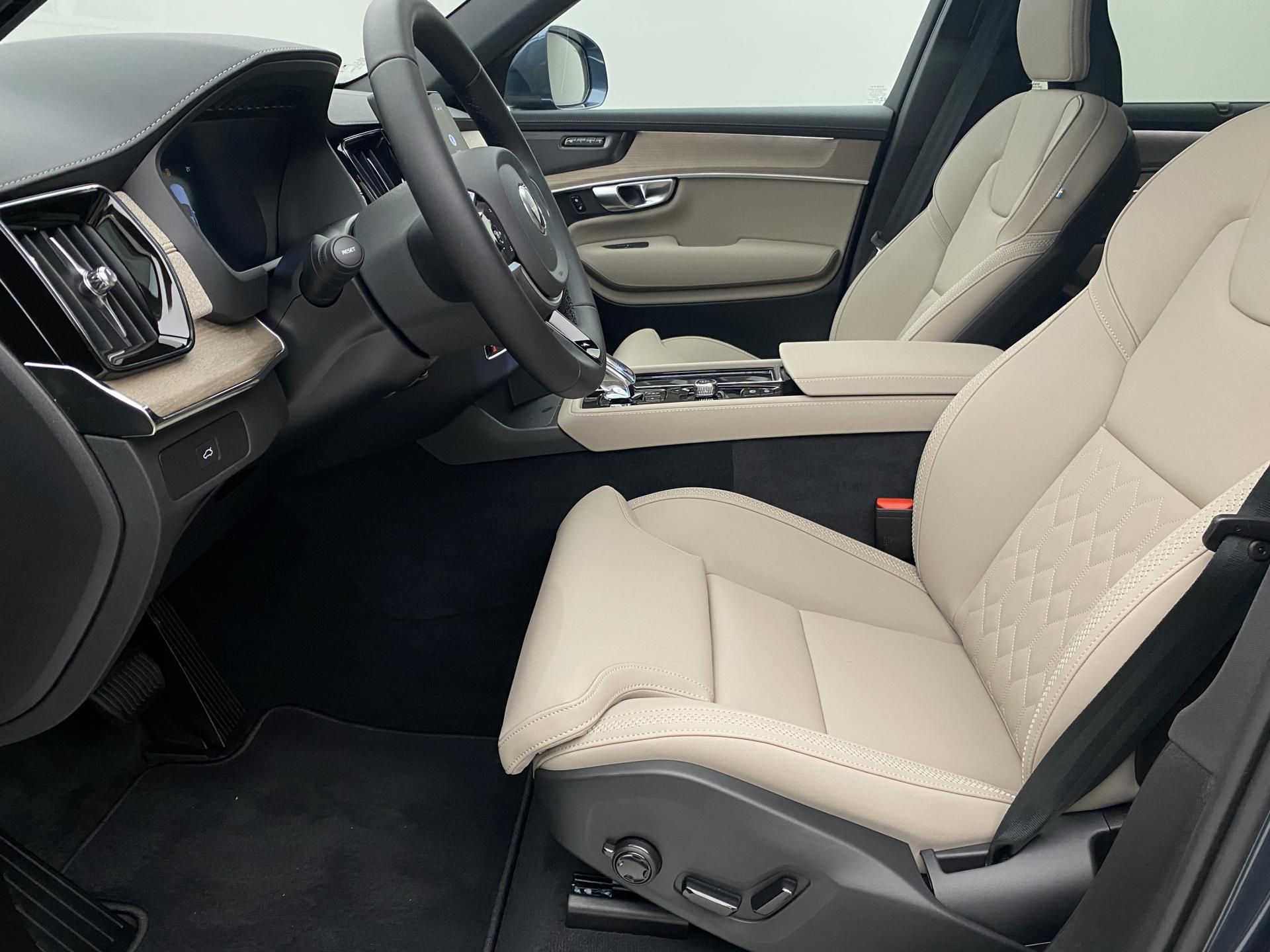 Volvo XC90, B5 AWD AUT BRIGHT PLUS 7míst - fotka 3