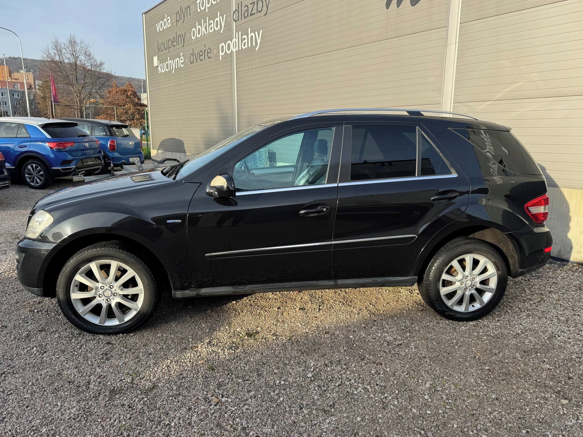 Mercedes-Benz ML, 300 CDI 7G 136t km 4-Matic - fotka 2