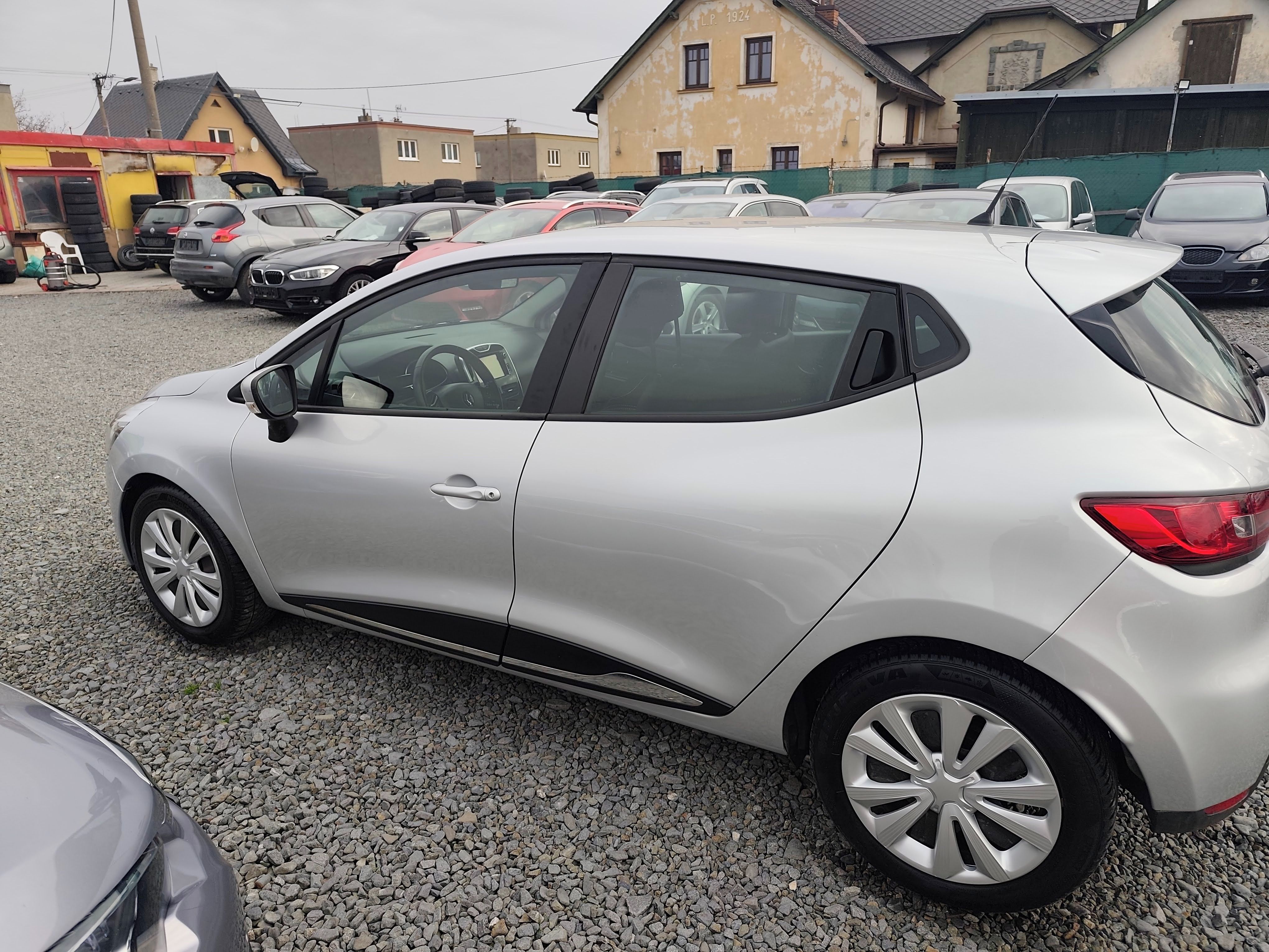 Renault Clio, 1.2 54Kw, Klima, Park. senzory - fotka 5