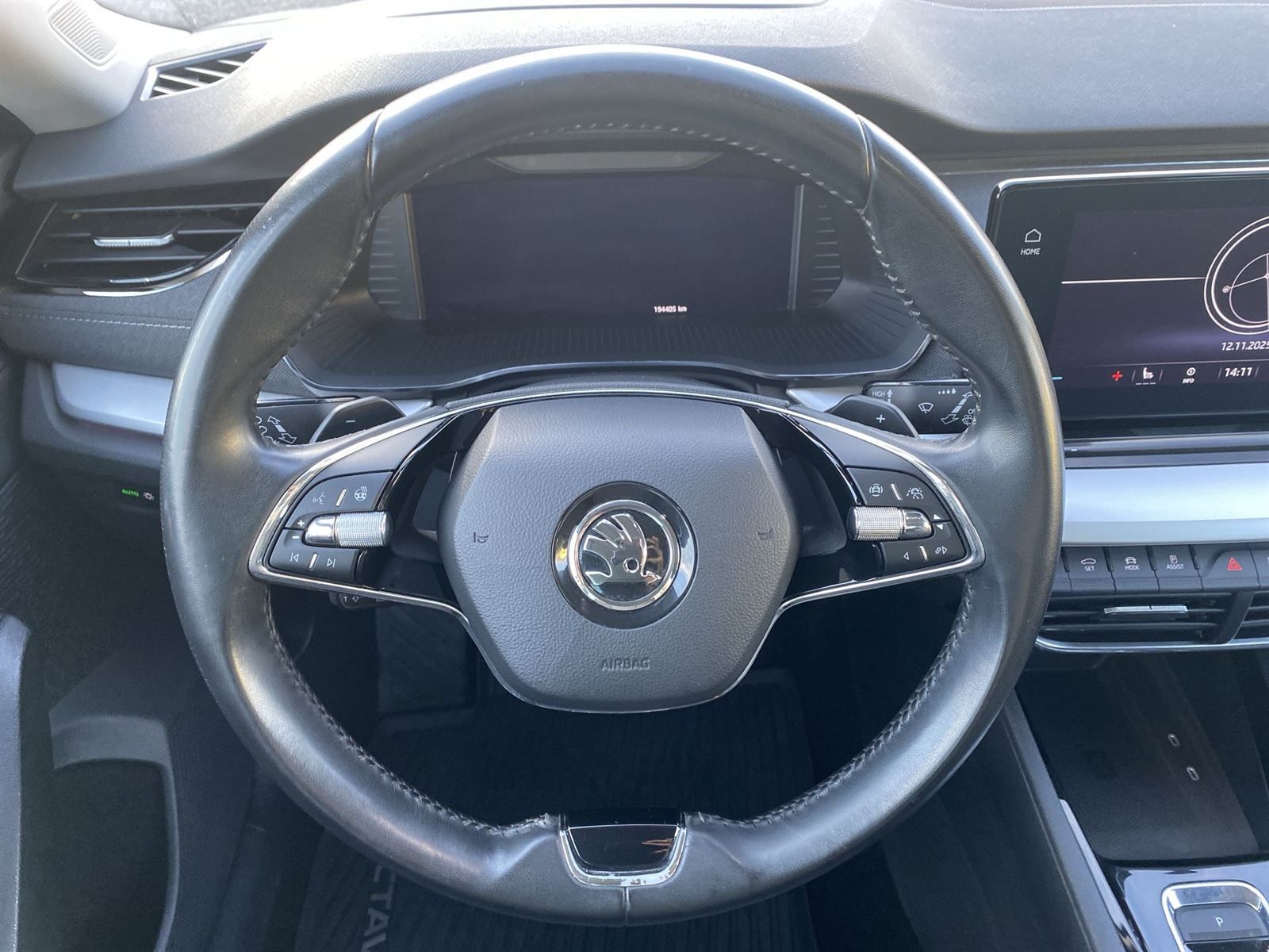 Škoda Octavia, Combi 2.0 TDI DSG Style - fotka 6