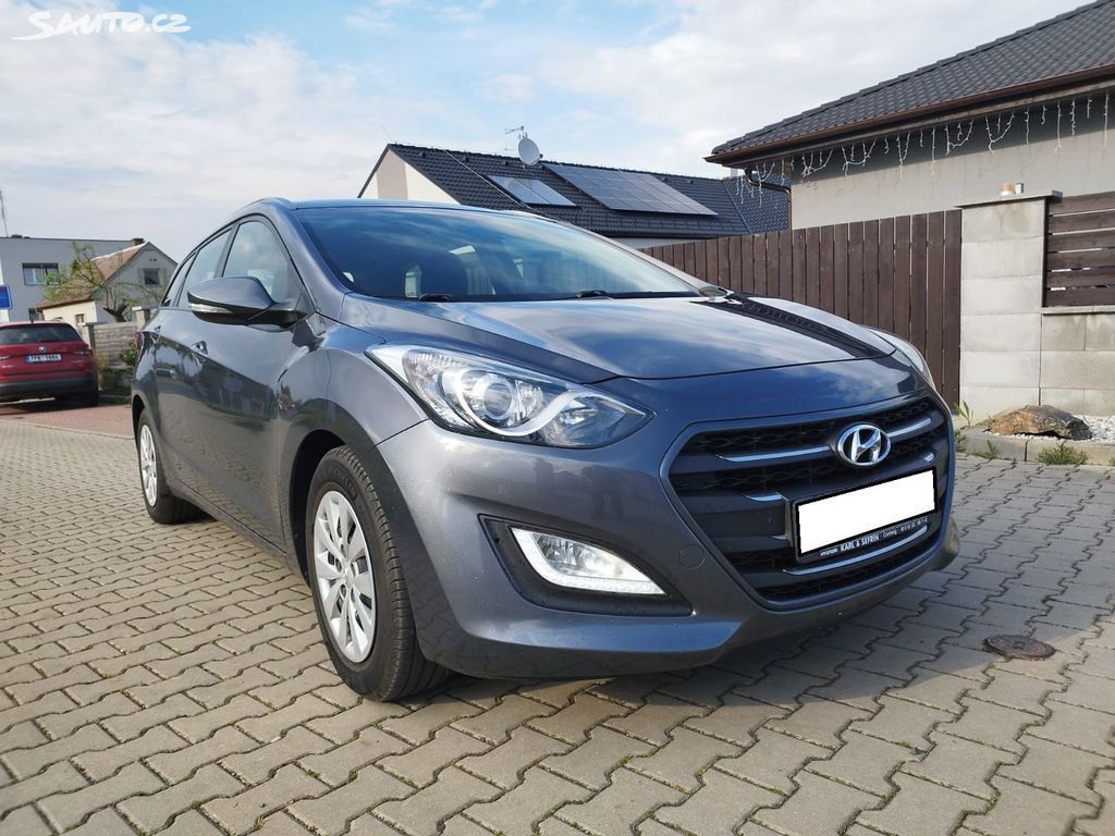 Hyundai i30, 1.6CRDi automat pěkná výbava - fotka 2