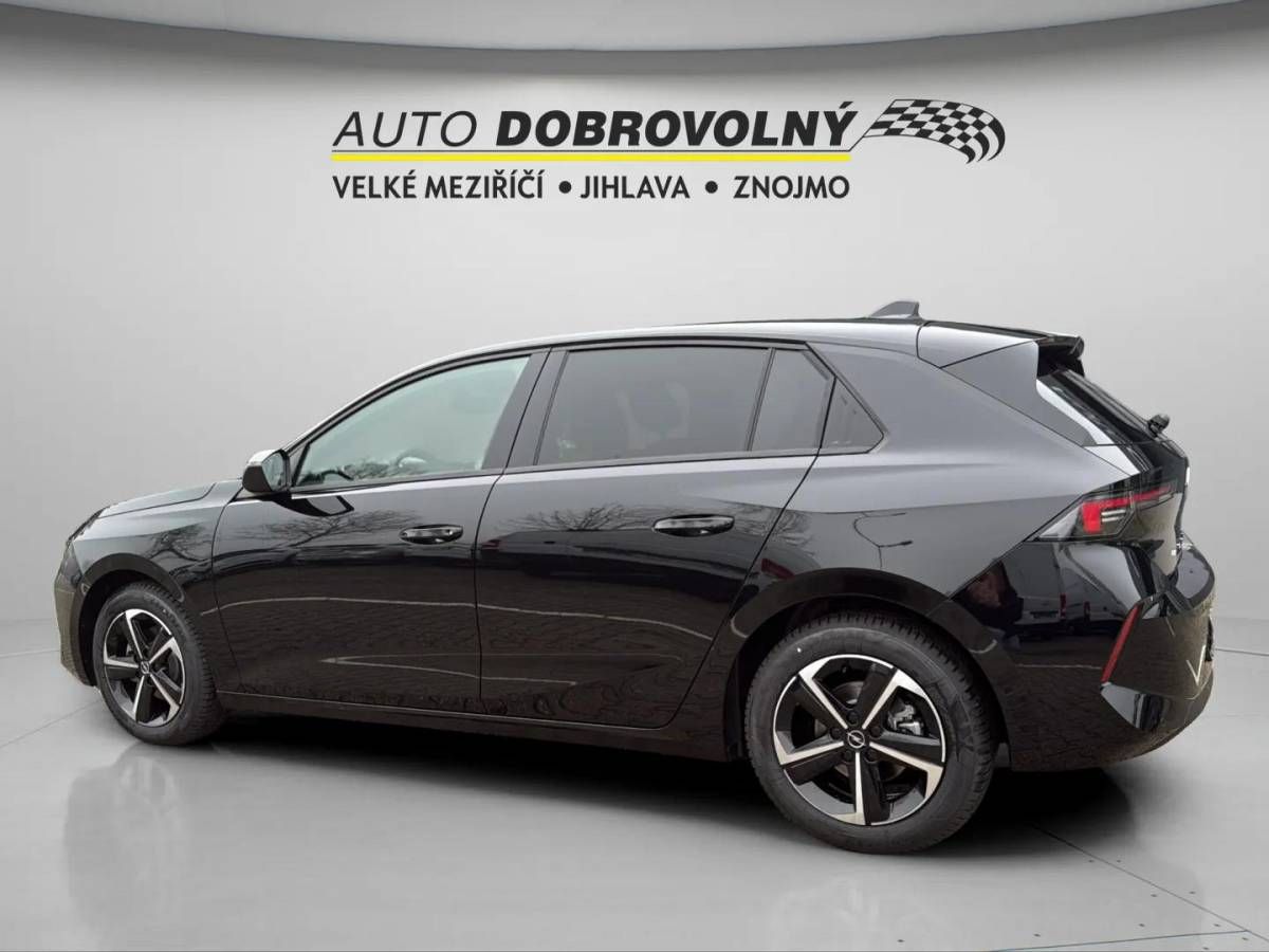 Opel Astra, Edition HB 1.2 TURBO (96kW/130 - fotka 4