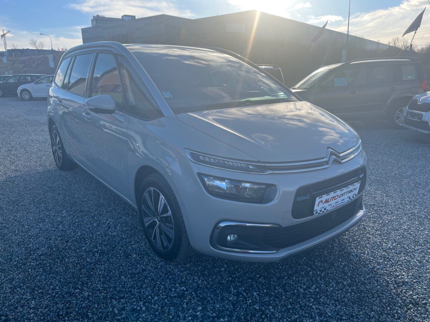 Citroën C4 SpaceTourer, 1.5 HDi 7 MÍST - fotka 4