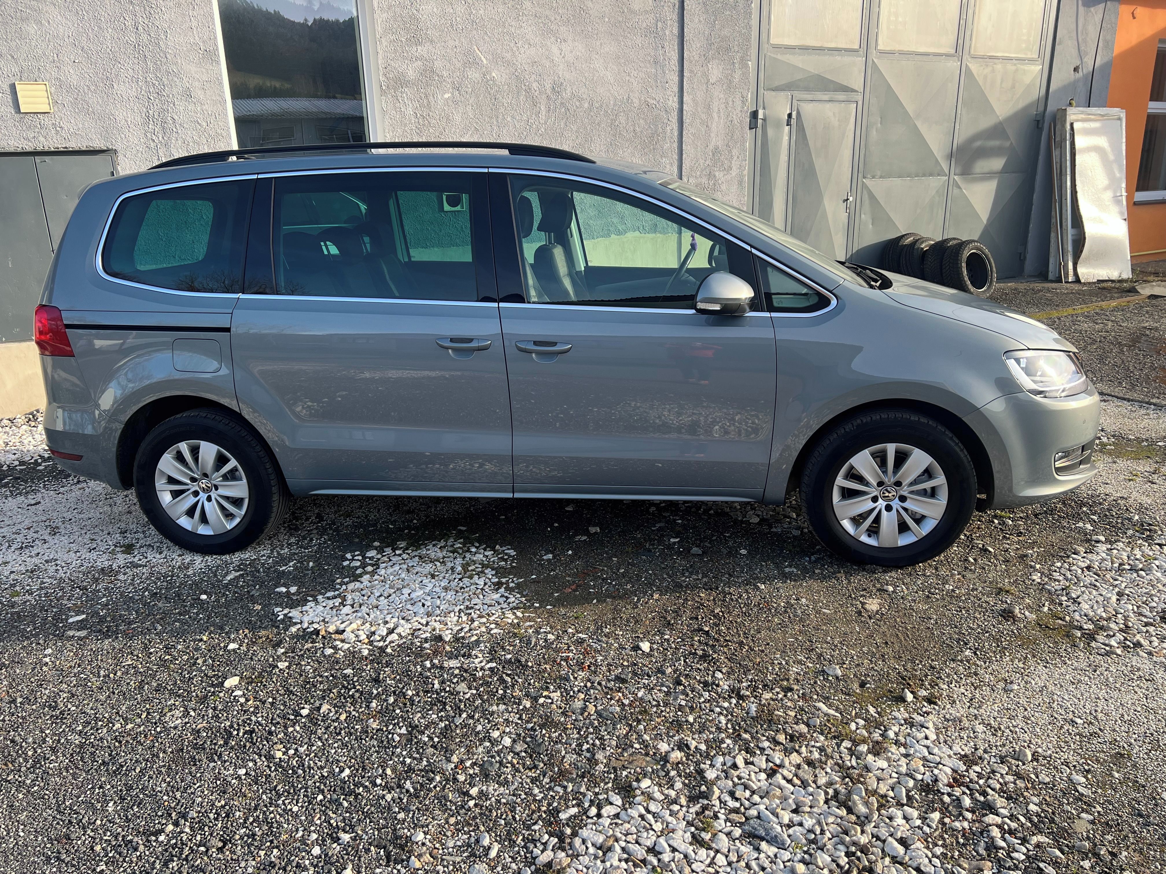 Volkswagen Sharan, 1.4TSi 1.MAJITEL VYHŘ.SEDAČKY - fotka 4