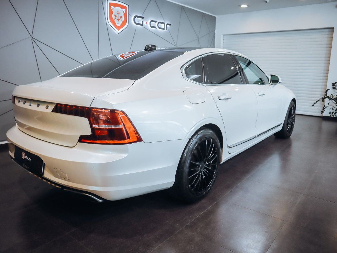 Volvo S90, 2.0 D5 AWD Inscription 173kW - fotka 5