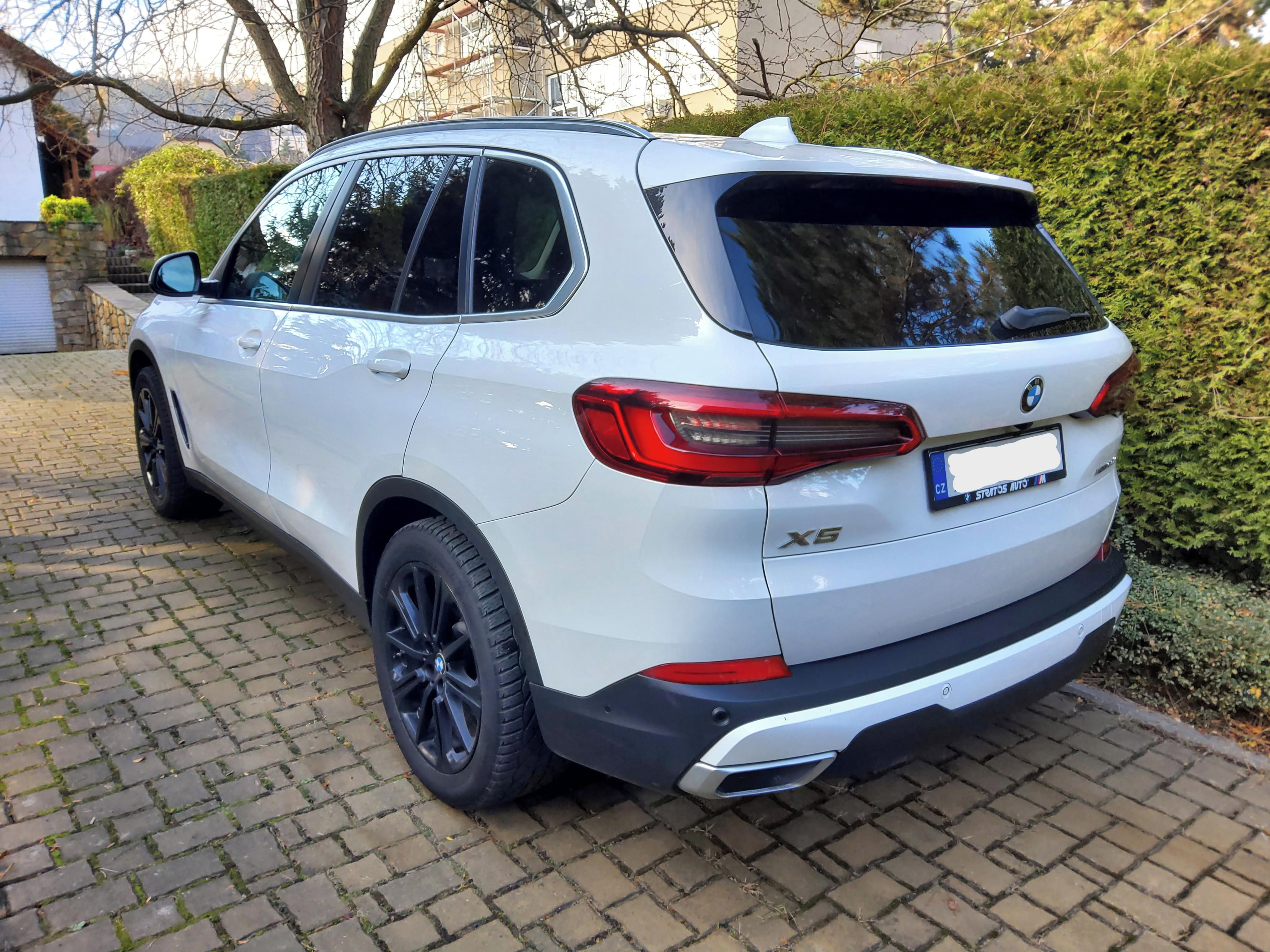 BMW X5, 30d xDr. 195kW ČR - fotka 4