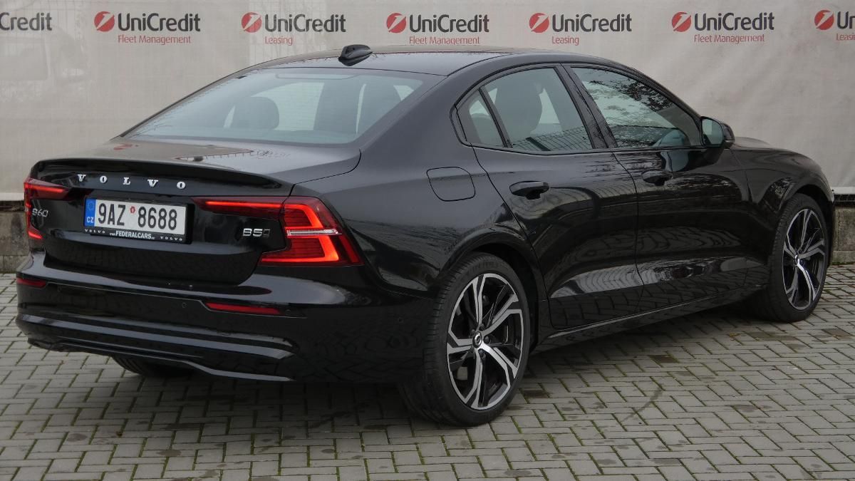 Volvo S60, B5 AWD Ultimate Dark - fotka 3