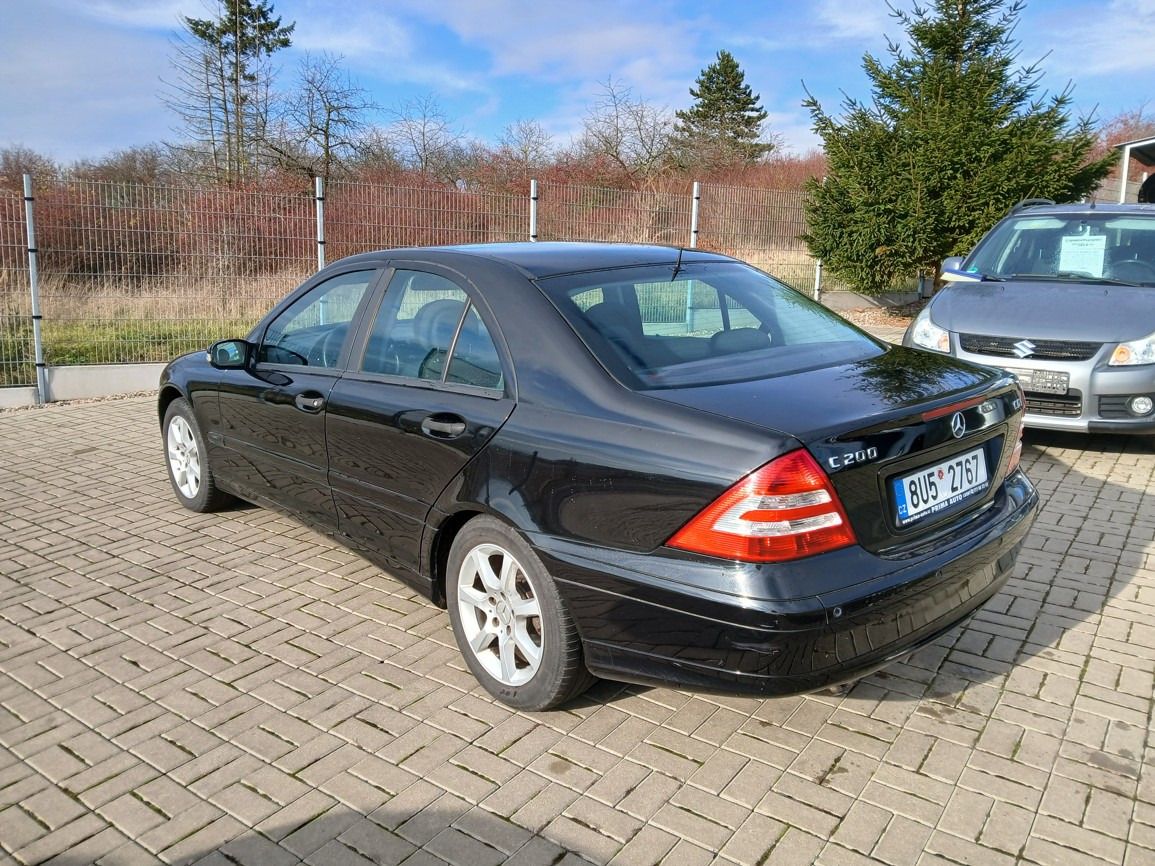 Mercedes-Benz Třídy C, C 200 CDI Automat - fotka 3