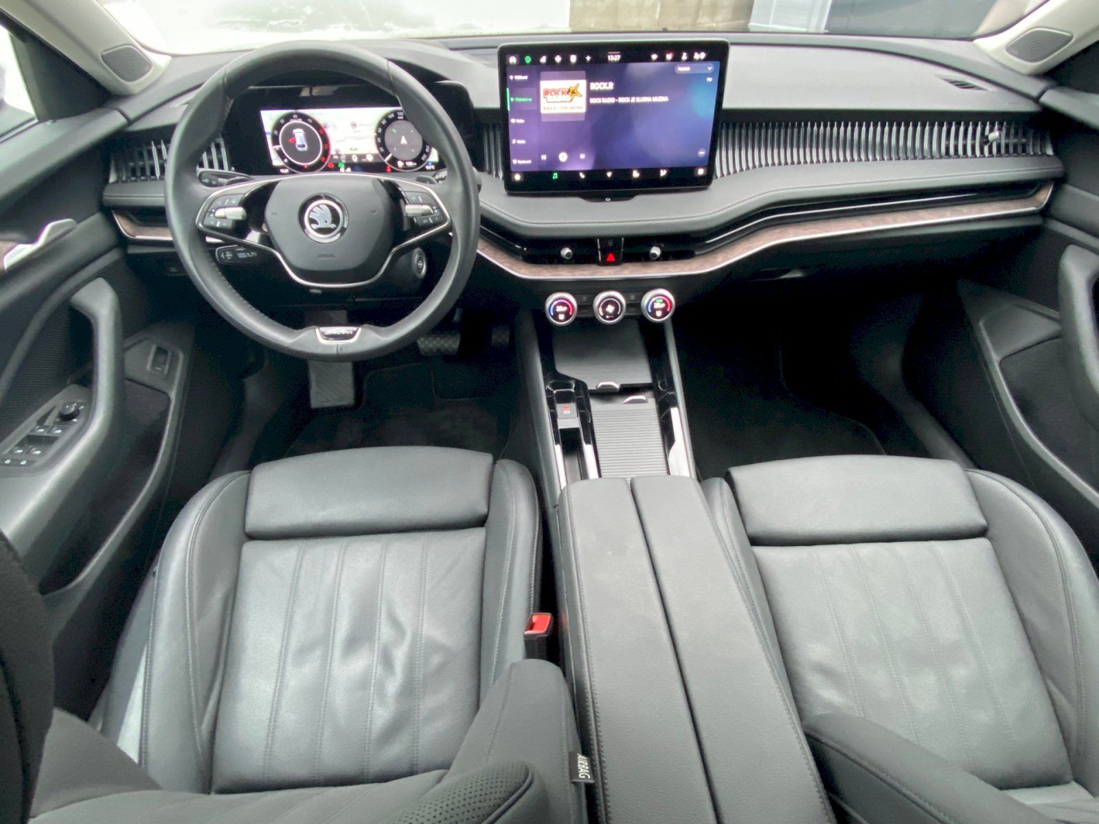 Škoda Superb, Combi L&K 2.0 TDI 110 kW DSG - fotka 5