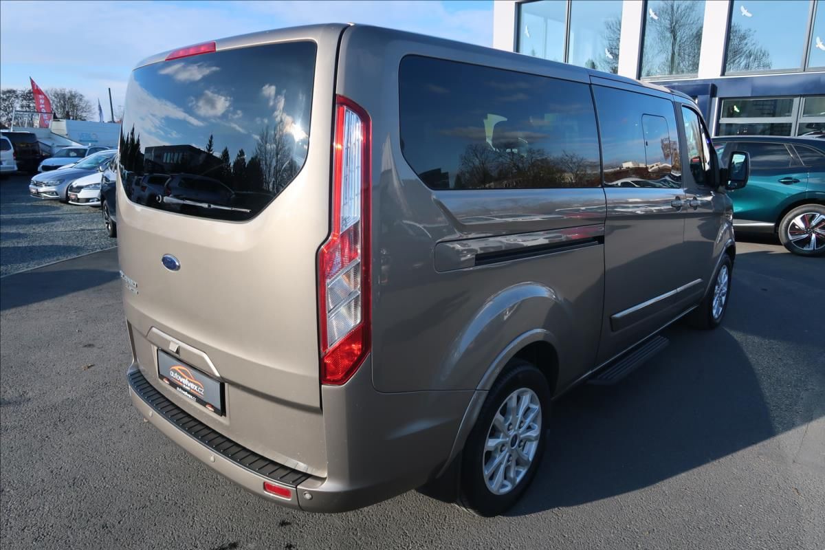 Ford Tourneo Custom, 2,0 EcoBlue,96kW,8míst,L2,NAVI - fotka 3