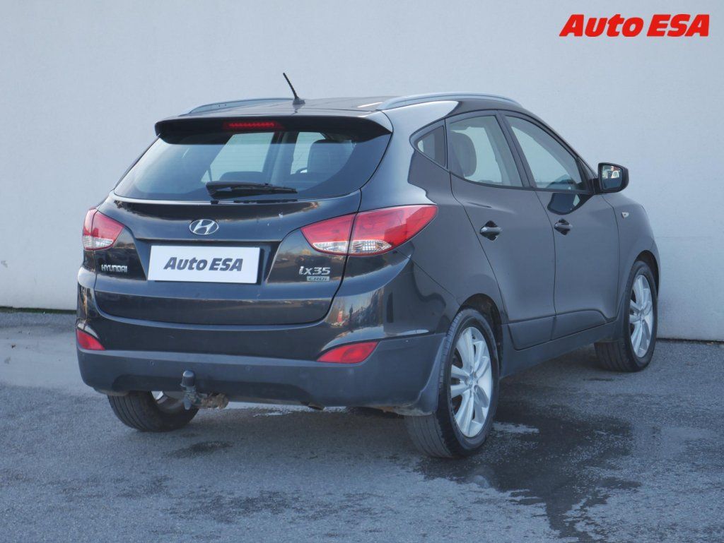 Hyundai ix35, 2.0 CRDi,AC,temp,tažné - fotka 4