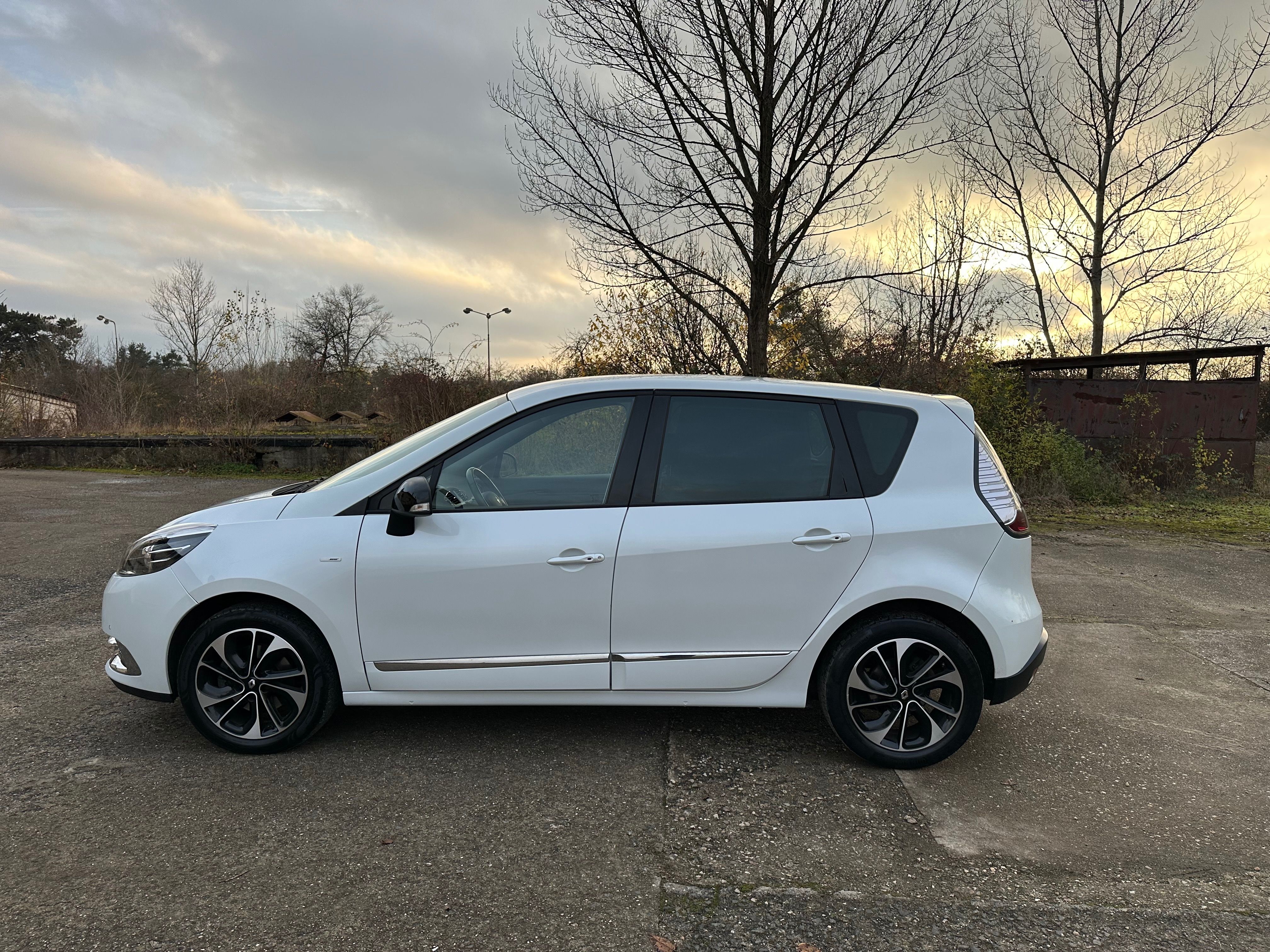 Renault Scénic, 1,2i 97kw BOSE Edition - fotka 6