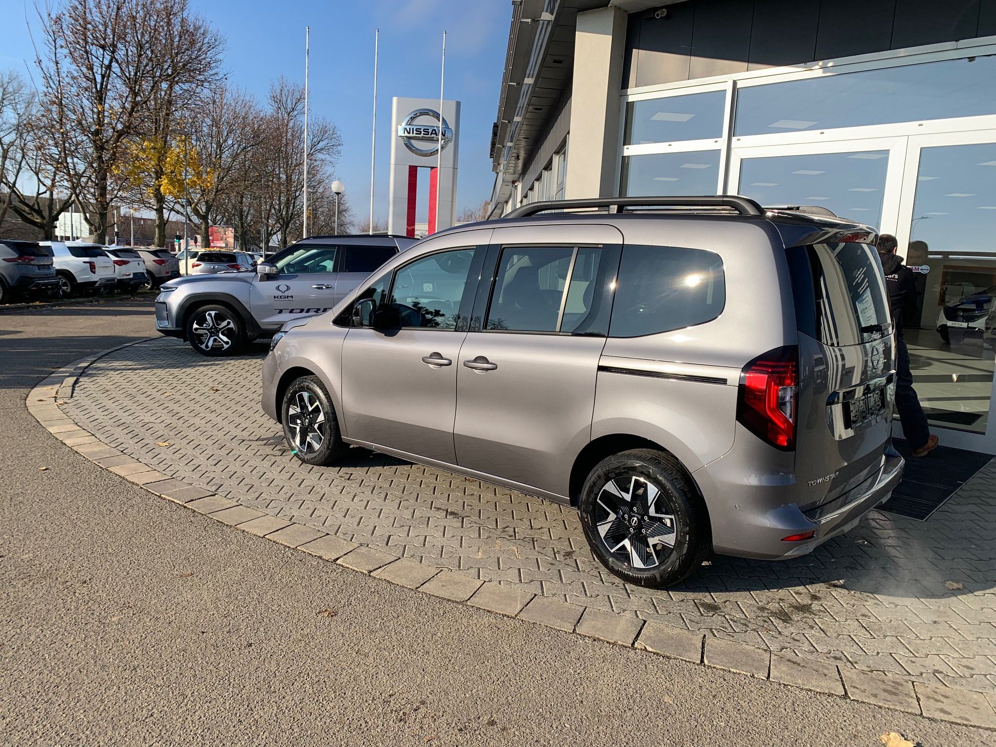Nissan Townstar, 1,3 DIG-T AT Tekna L1 - fotka 3